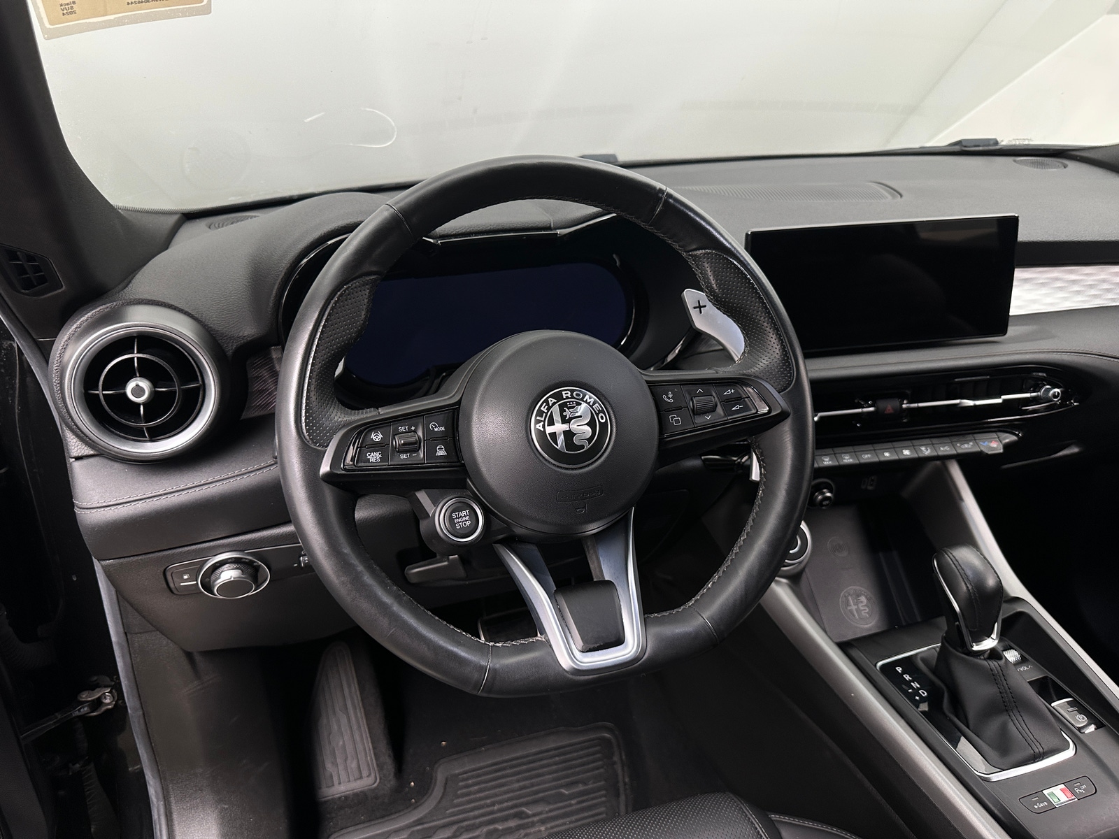 Thumbnail: 2024 Alfa Romeo Tonale - 4