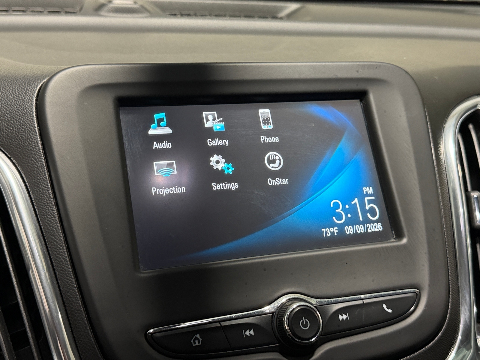 Thumbnail: 2018 Chevrolet Equinox - 4