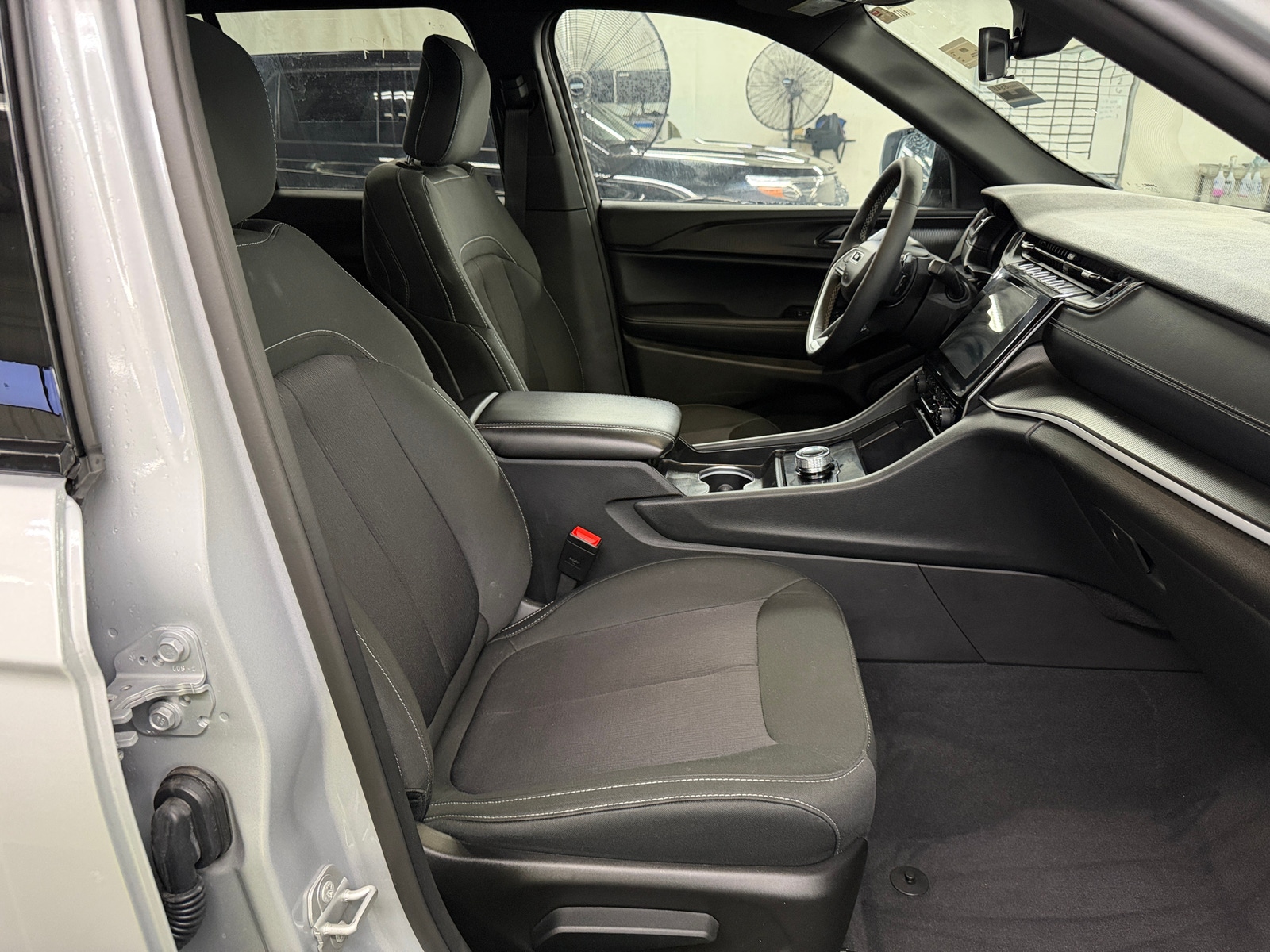 Thumbnail: 2025 Jeep Grand Cherokee - 2