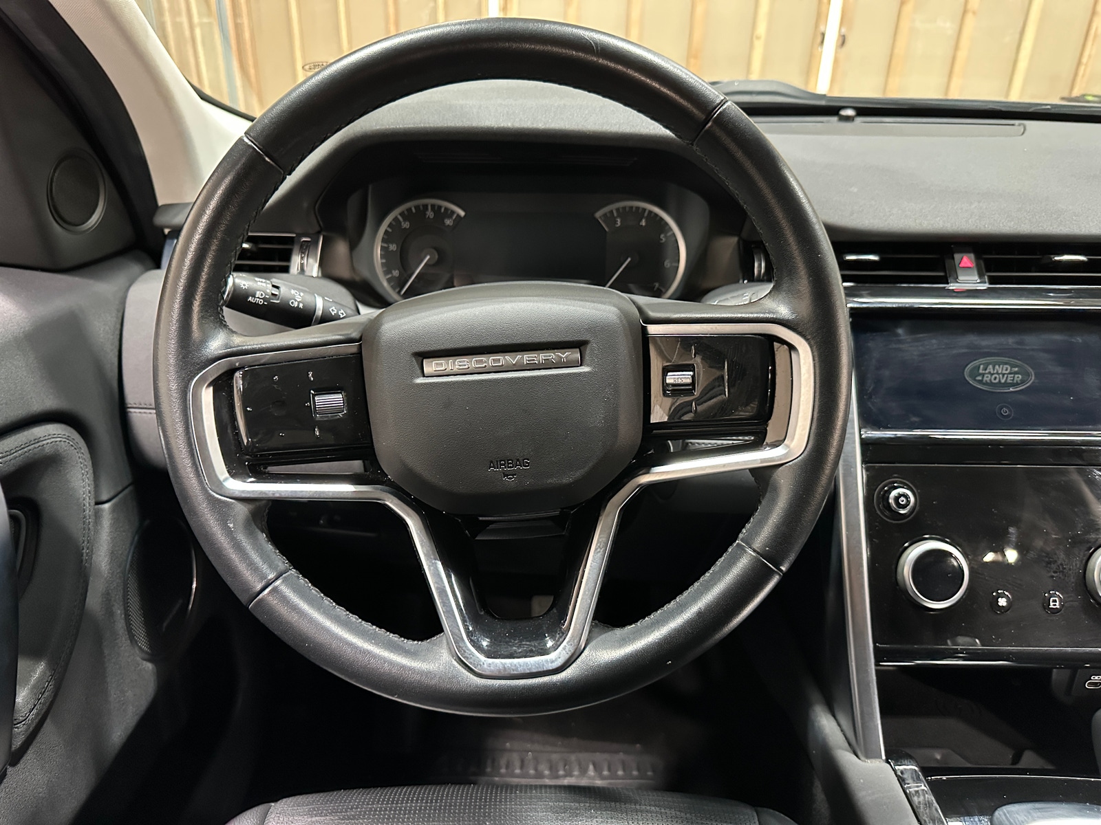 Thumbnail: 2023 Land Rover Discovery Sport - 4
