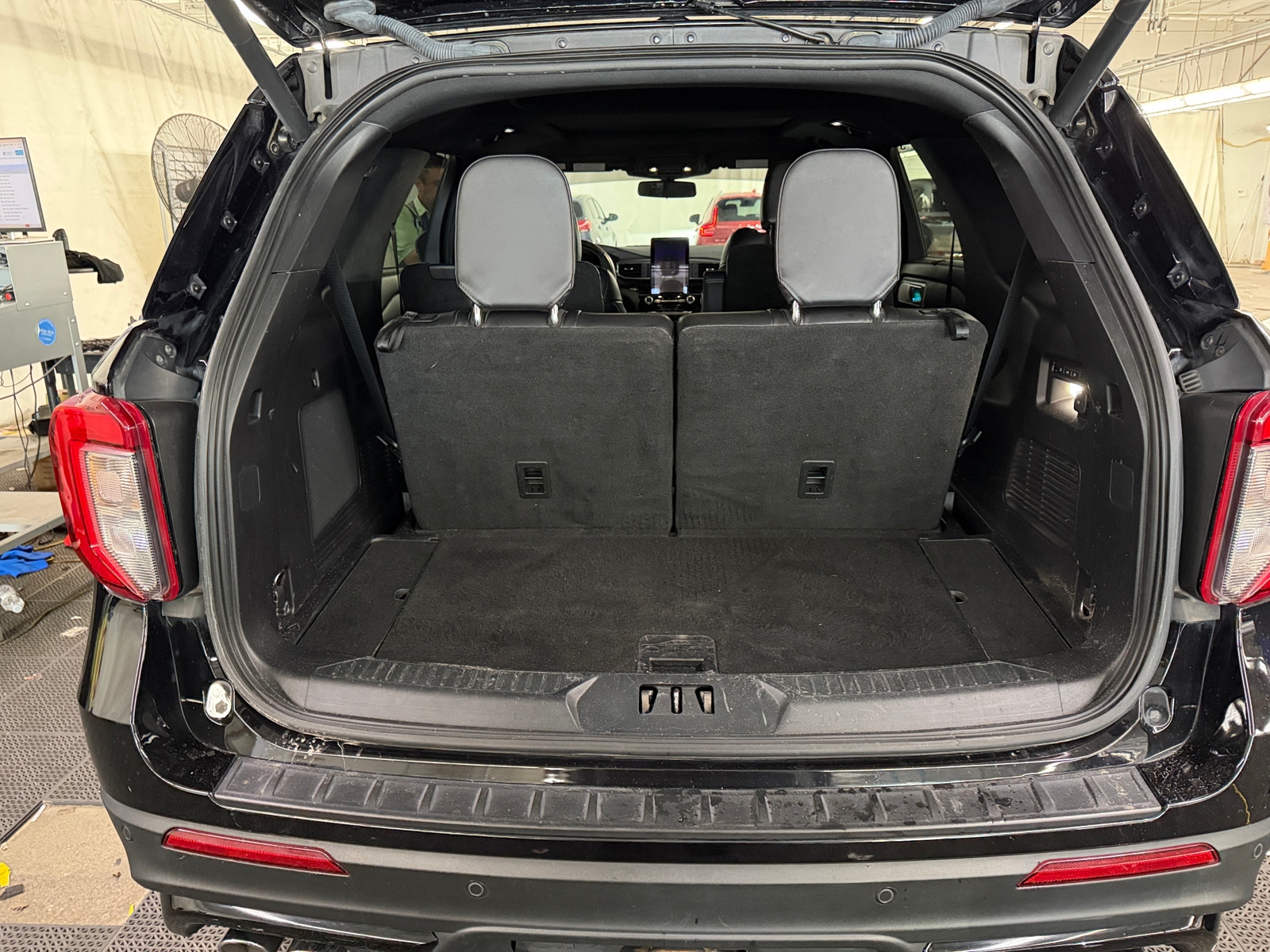 Thumbnail: 2021 Ford Explorer - 6