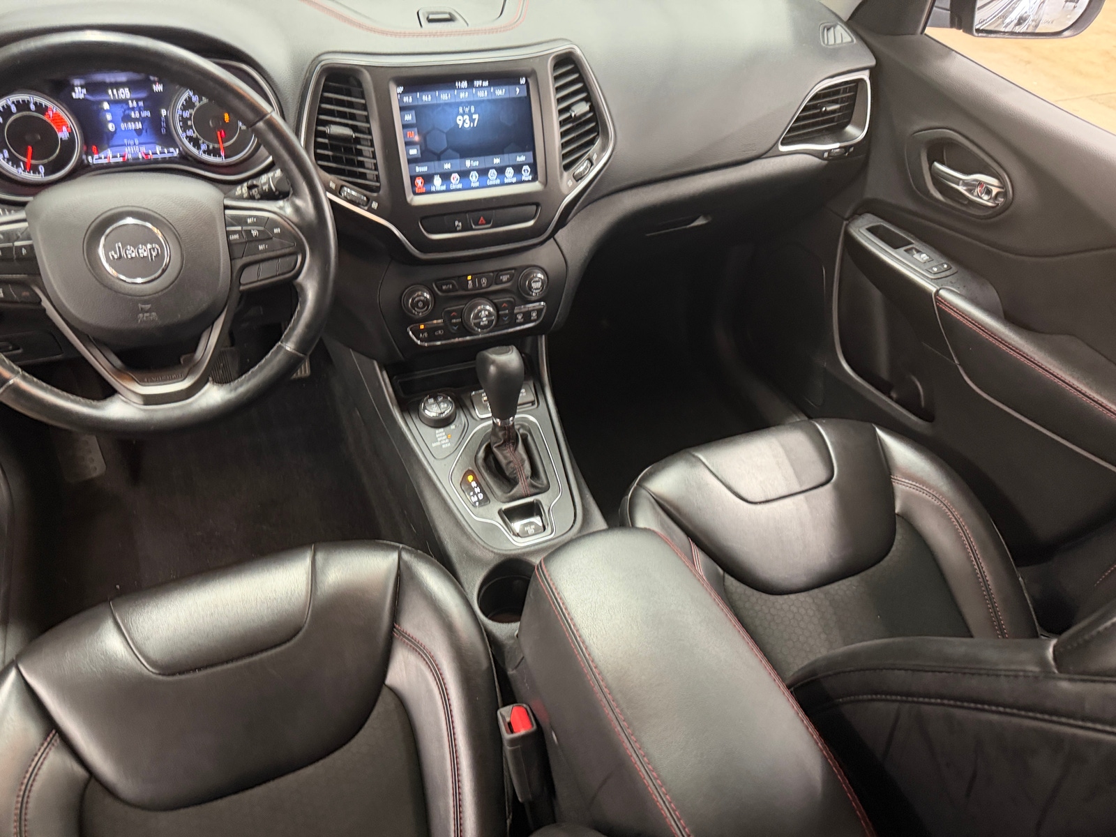 Thumbnail: 2019 Jeep Cherokee - 3