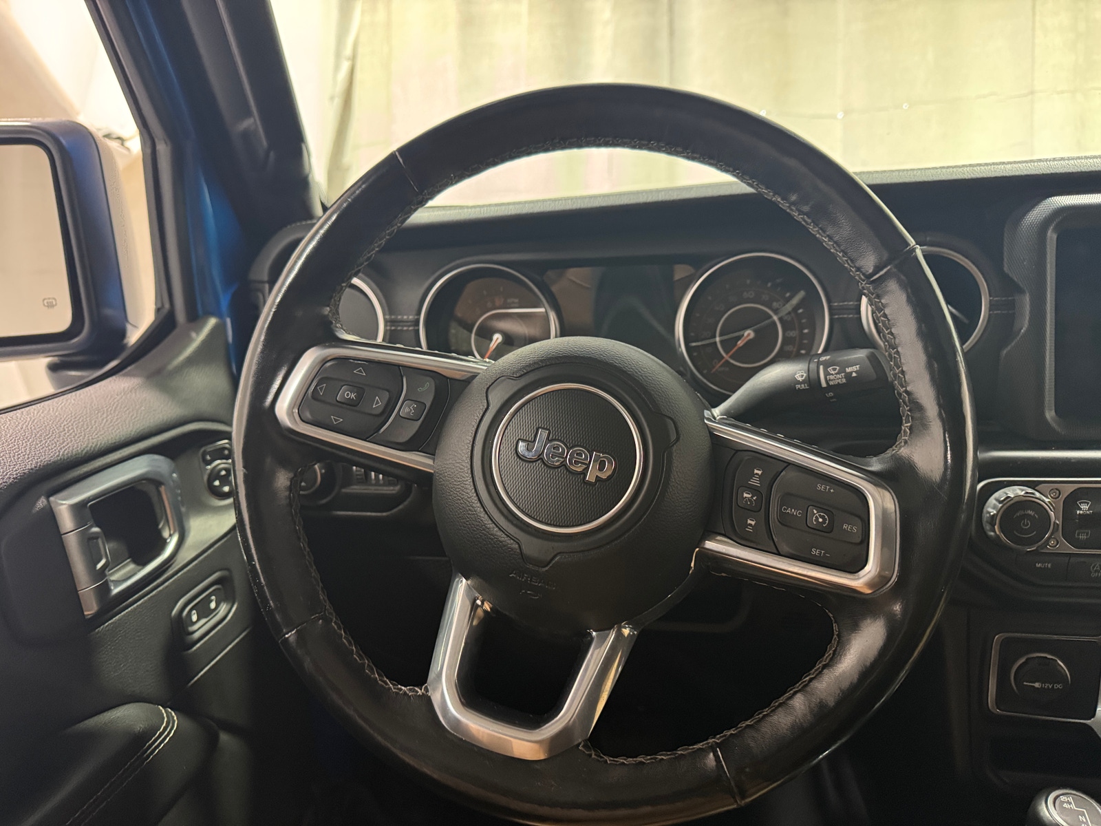 Thumbnail: 2022 Jeep Gladiator - 4