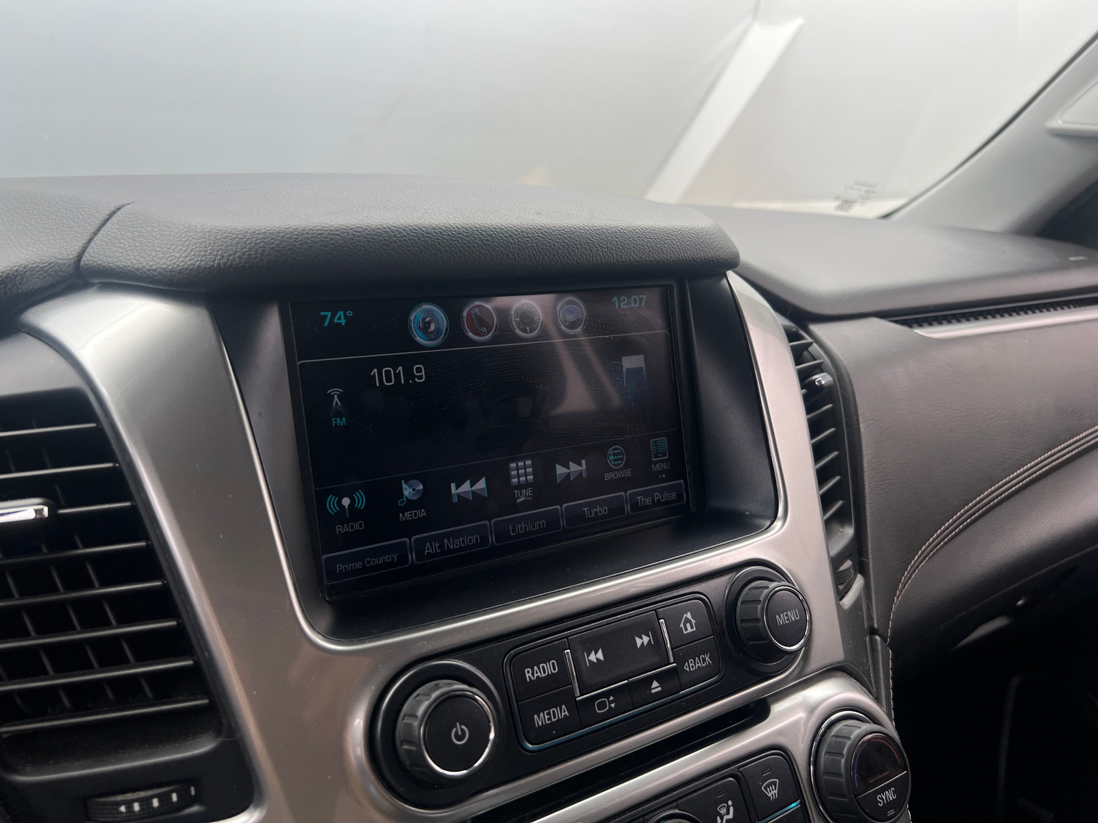 Thumbnail: 2020 Chevrolet Tahoe - 3