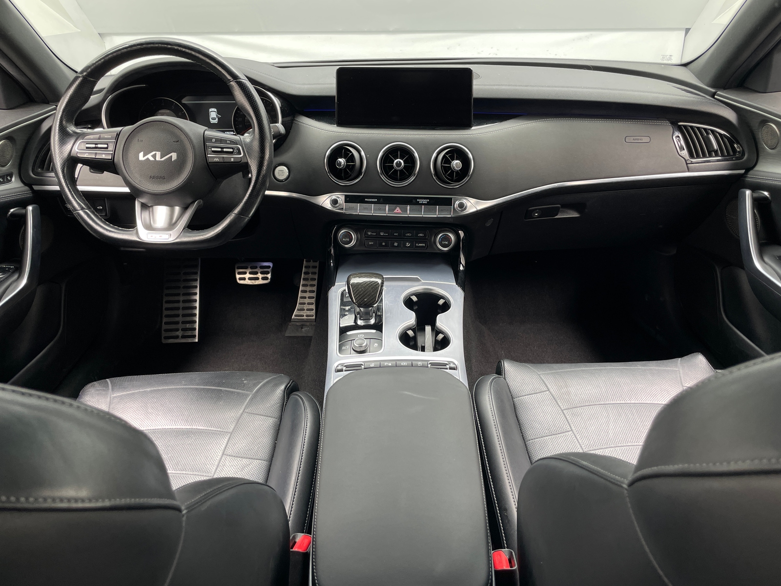 Thumbnail: 2022 Kia Stinger - 2