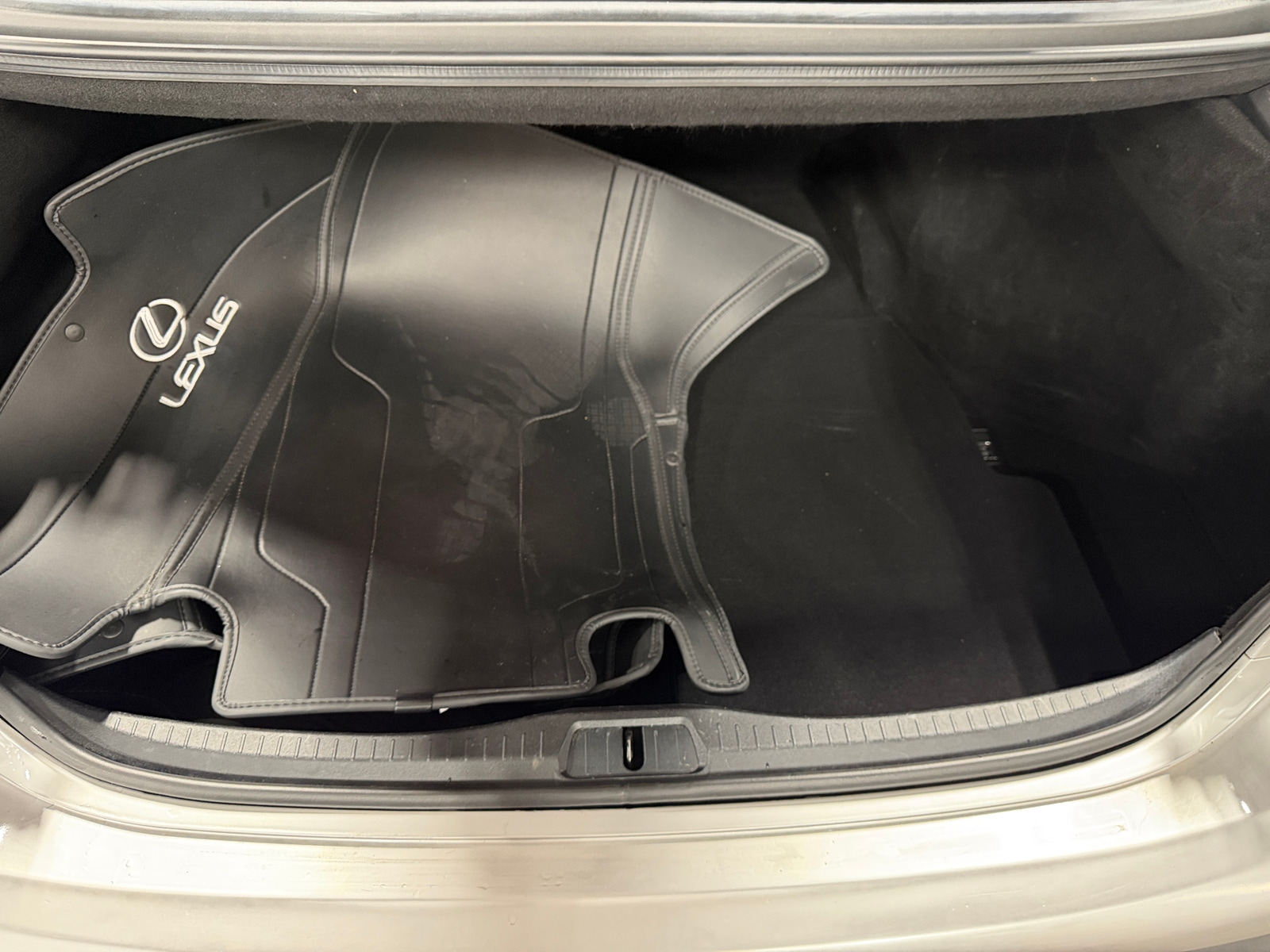 Thumbnail: 2015 Lexus LS - 6