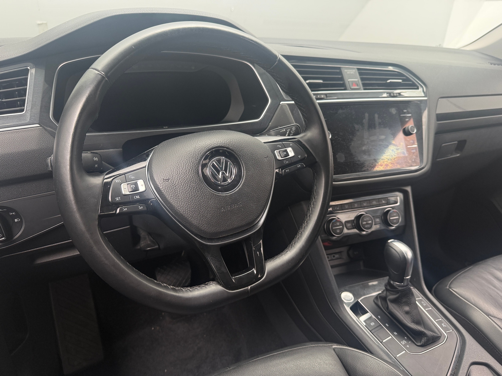 Thumbnail: 2018 Volkswagen Tiguan - 5