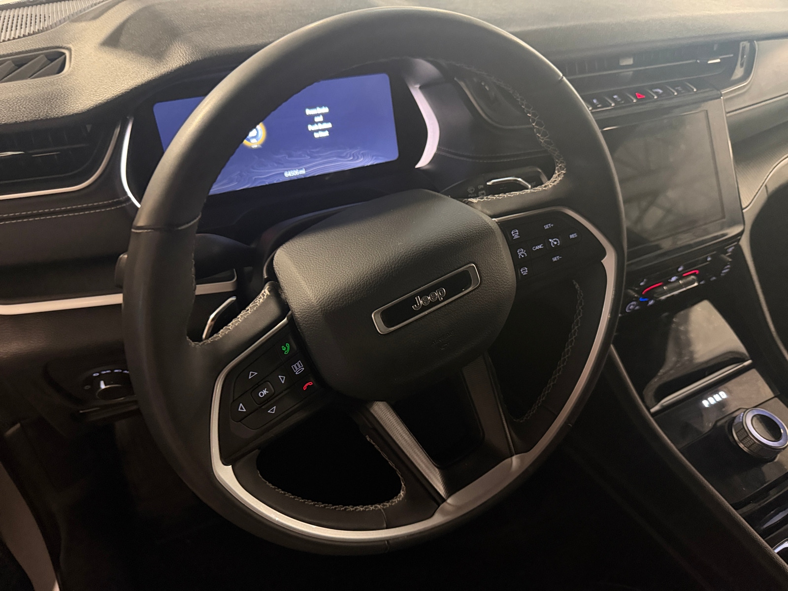 Thumbnail: 2023 Jeep Grand Cherokee L - 4