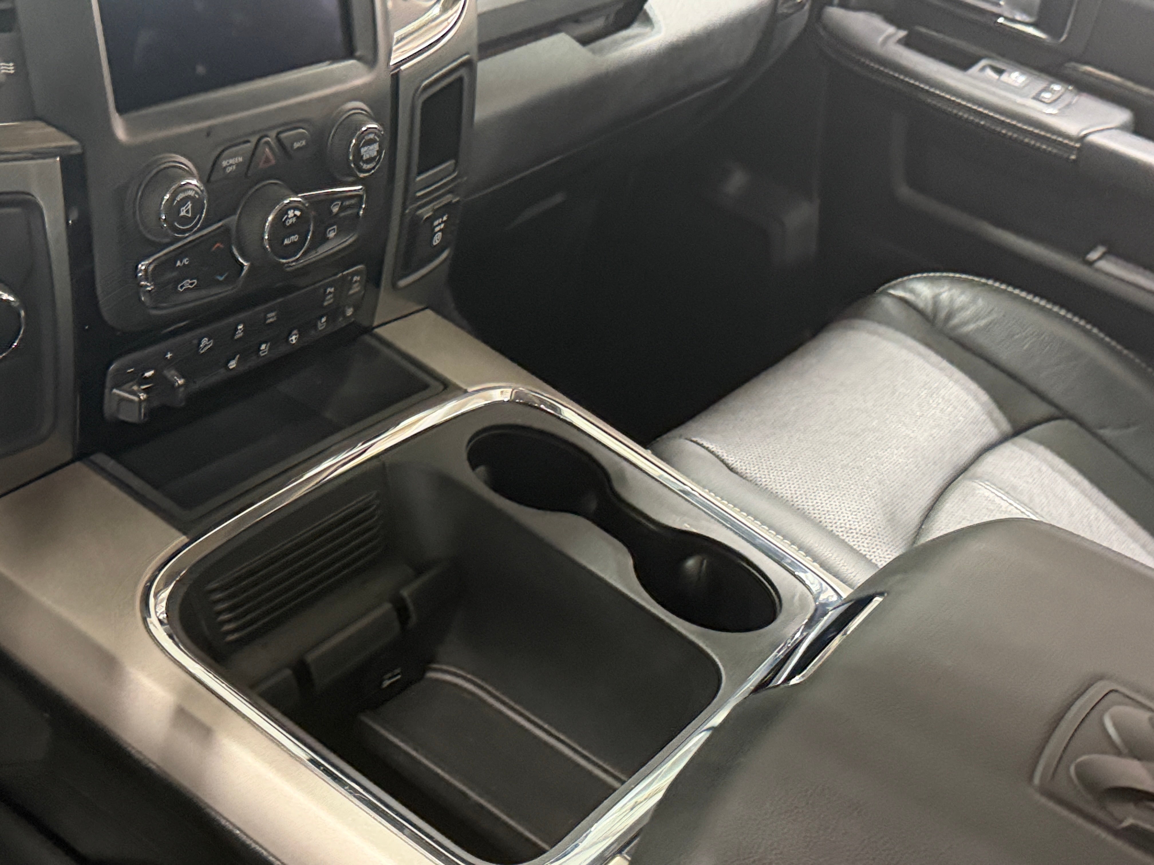 2018 RAM Ram 2500 Pickup Laramie - Photo 3