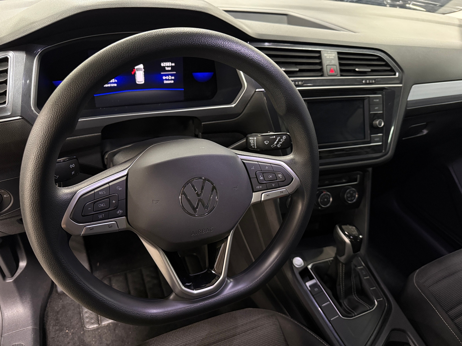 Thumbnail: 2023 Volkswagen Tiguan - 5