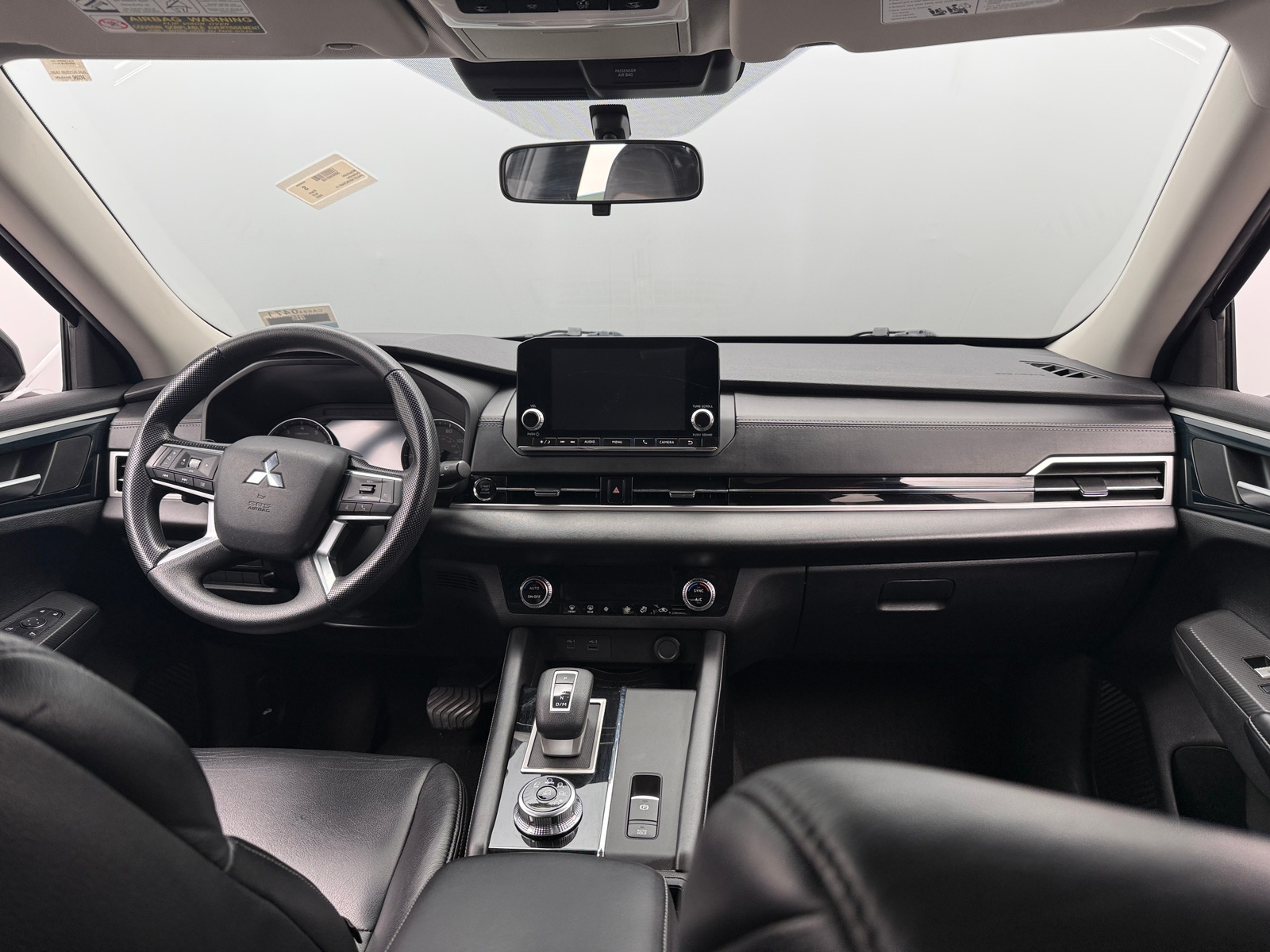 Thumbnail: 2022 Mitsubishi Outlander - 3