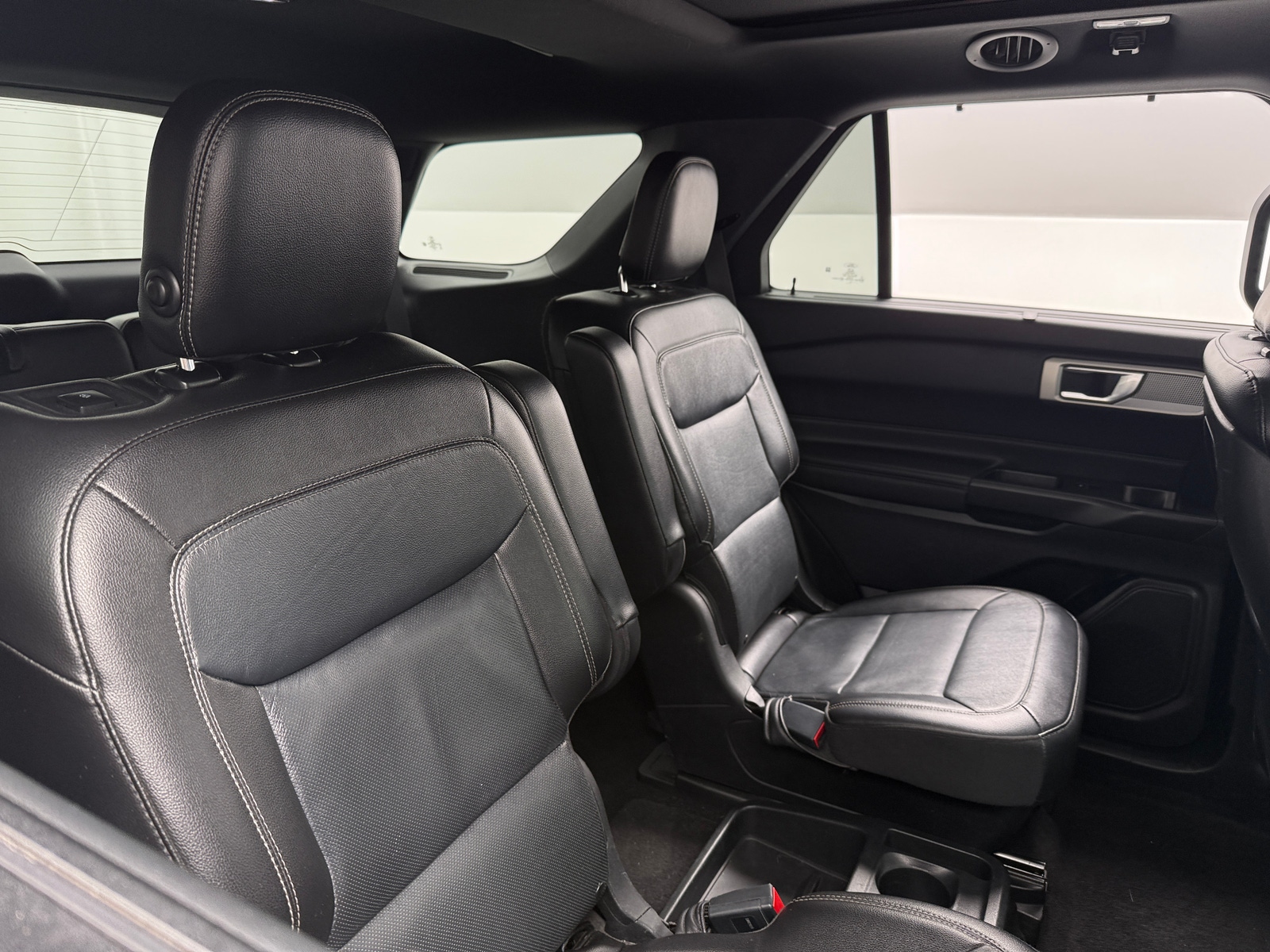 Thumbnail: 2020 Ford Explorer - 5