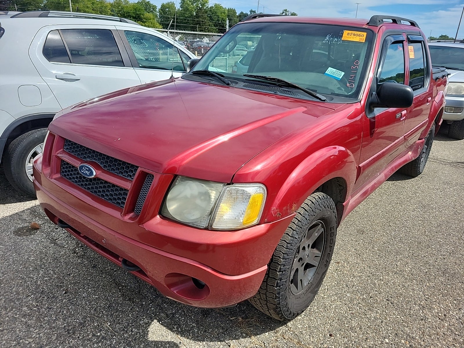 2005 Ford Explorer Sport Trac 4dr 126" WB 4WD XLT Premium