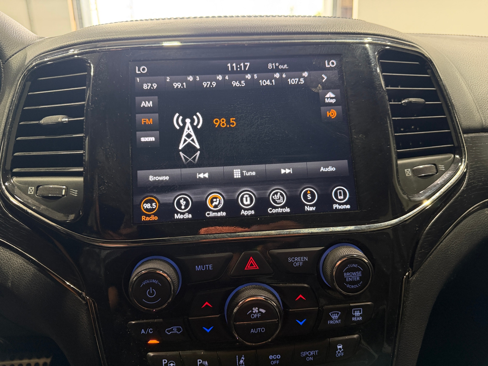 Thumbnail: 2019 Jeep Grand Cherokee - 3