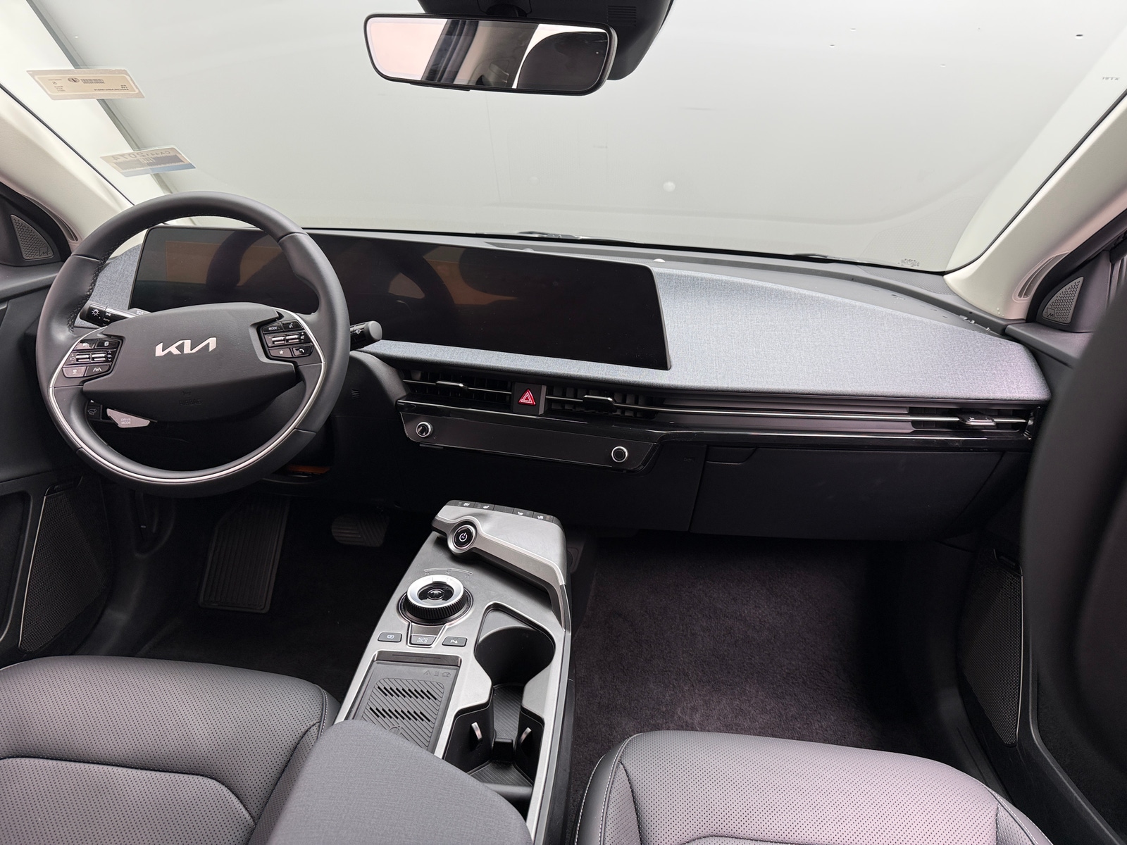 Thumbnail: 2024 Kia EV6 - 2