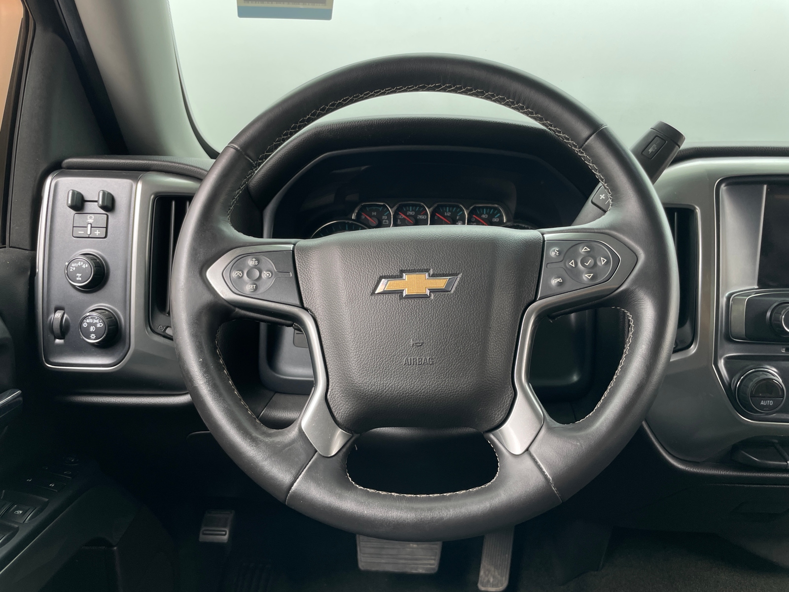Thumbnail: 2017 Chevrolet Silverado 1500 - 5