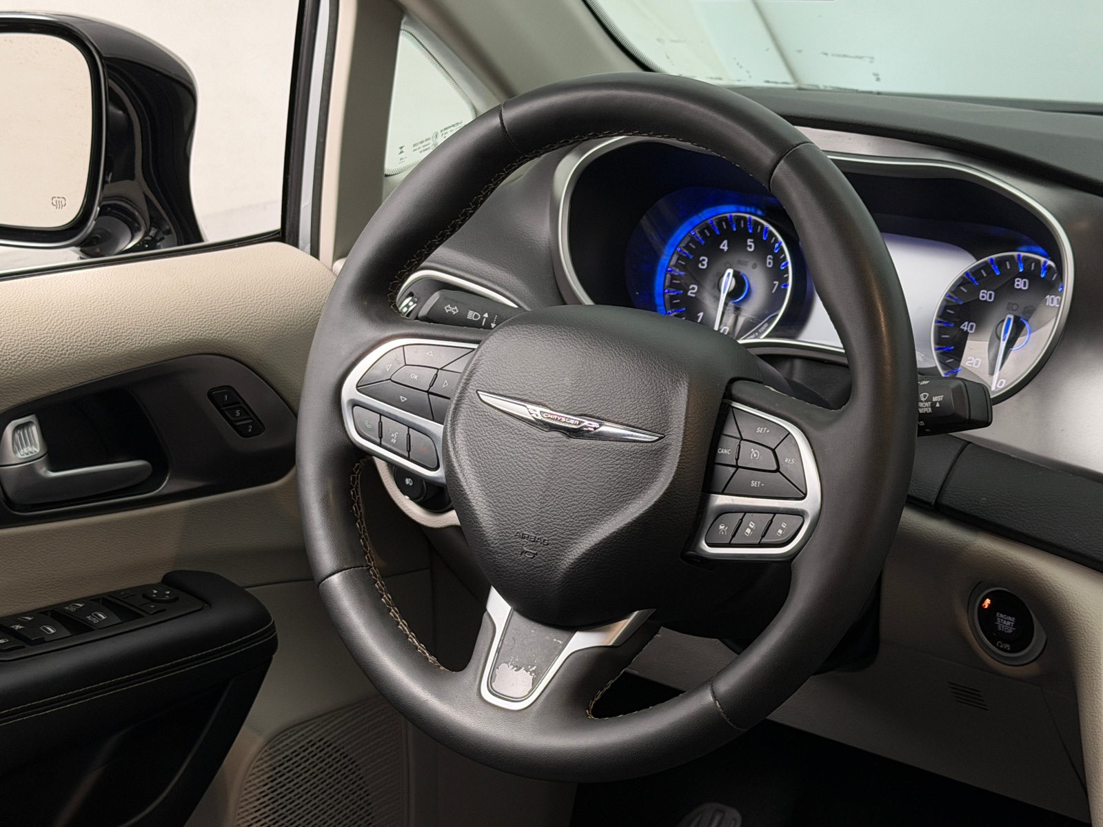Thumbnail: 2024 Chrysler Pacifica - 4