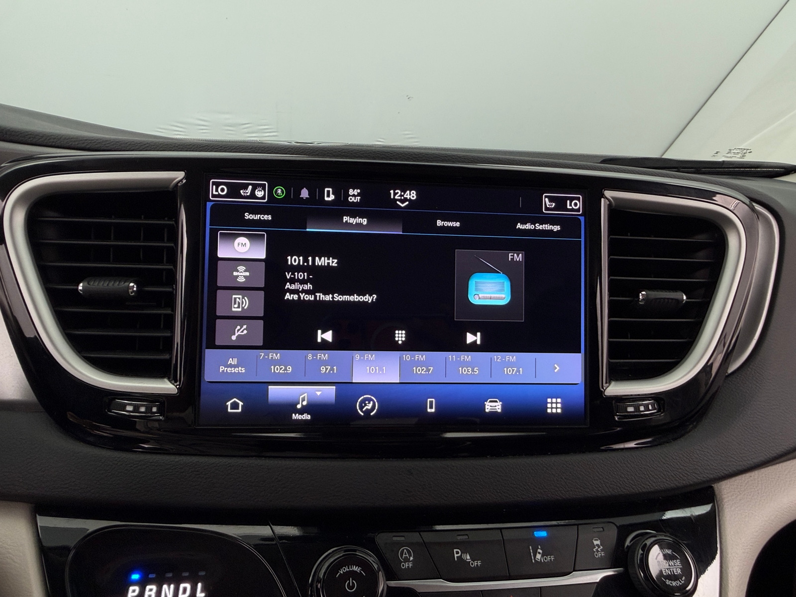 Thumbnail: 2024 Chrysler Pacifica - 3