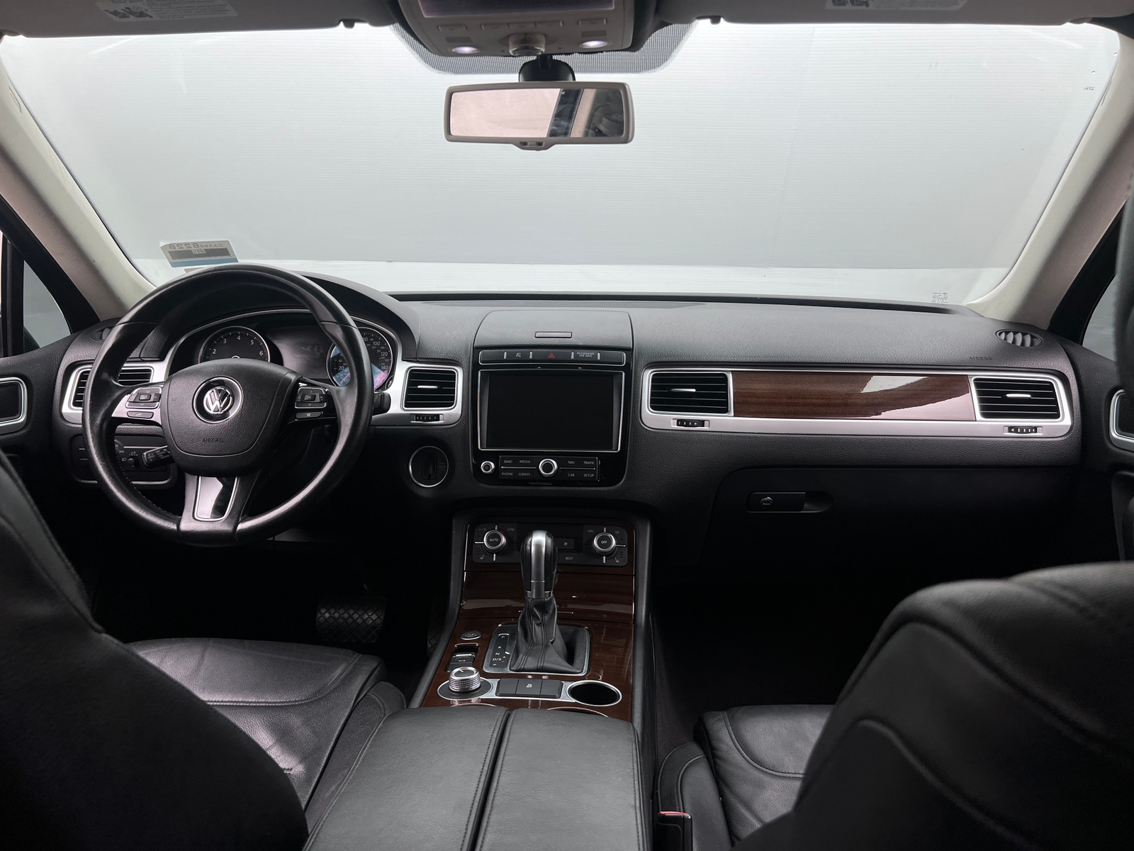 Thumbnail: 2015 Volkswagen Touareg - 2