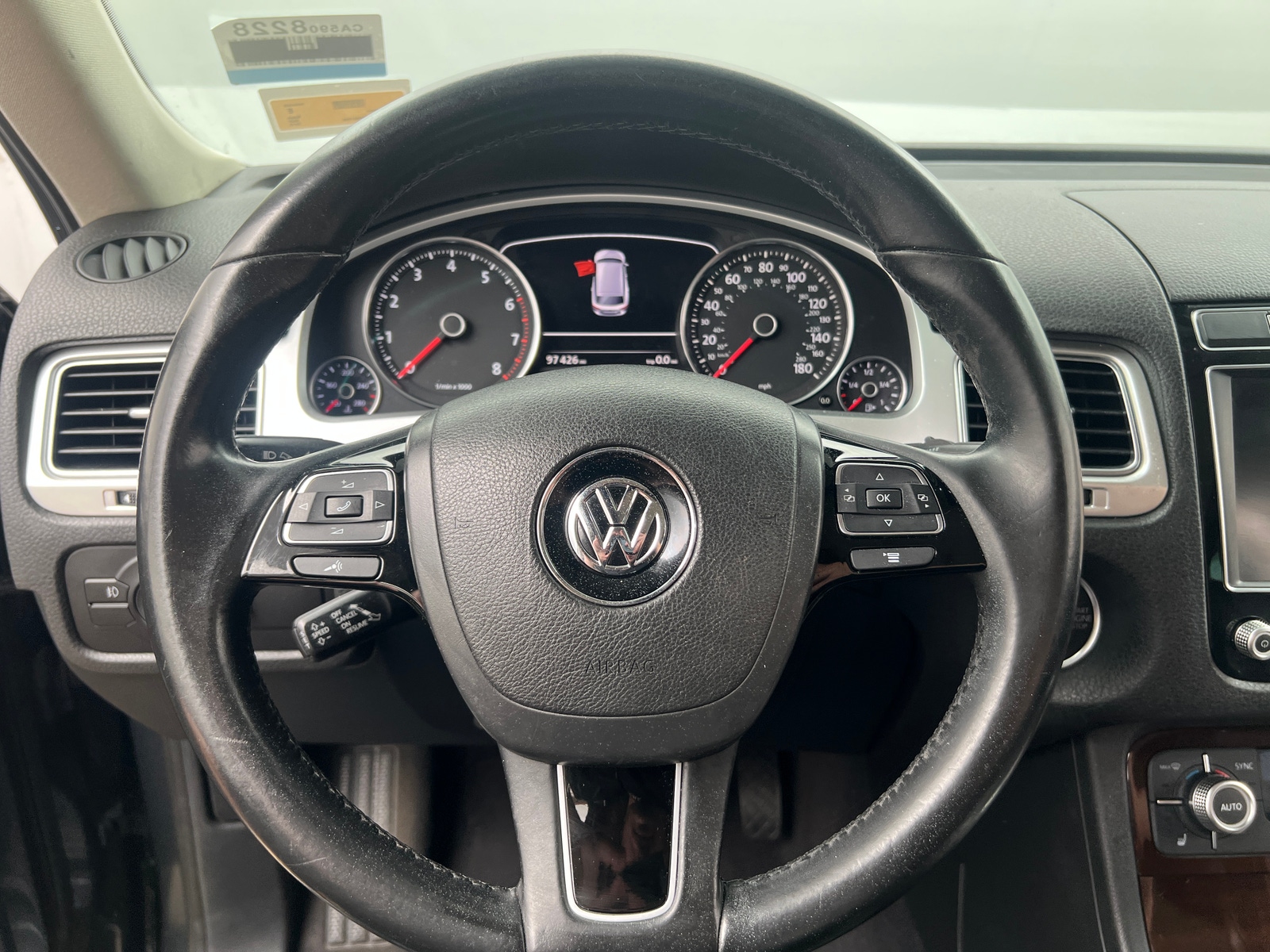 Thumbnail: 2015 Volkswagen Touareg - 4