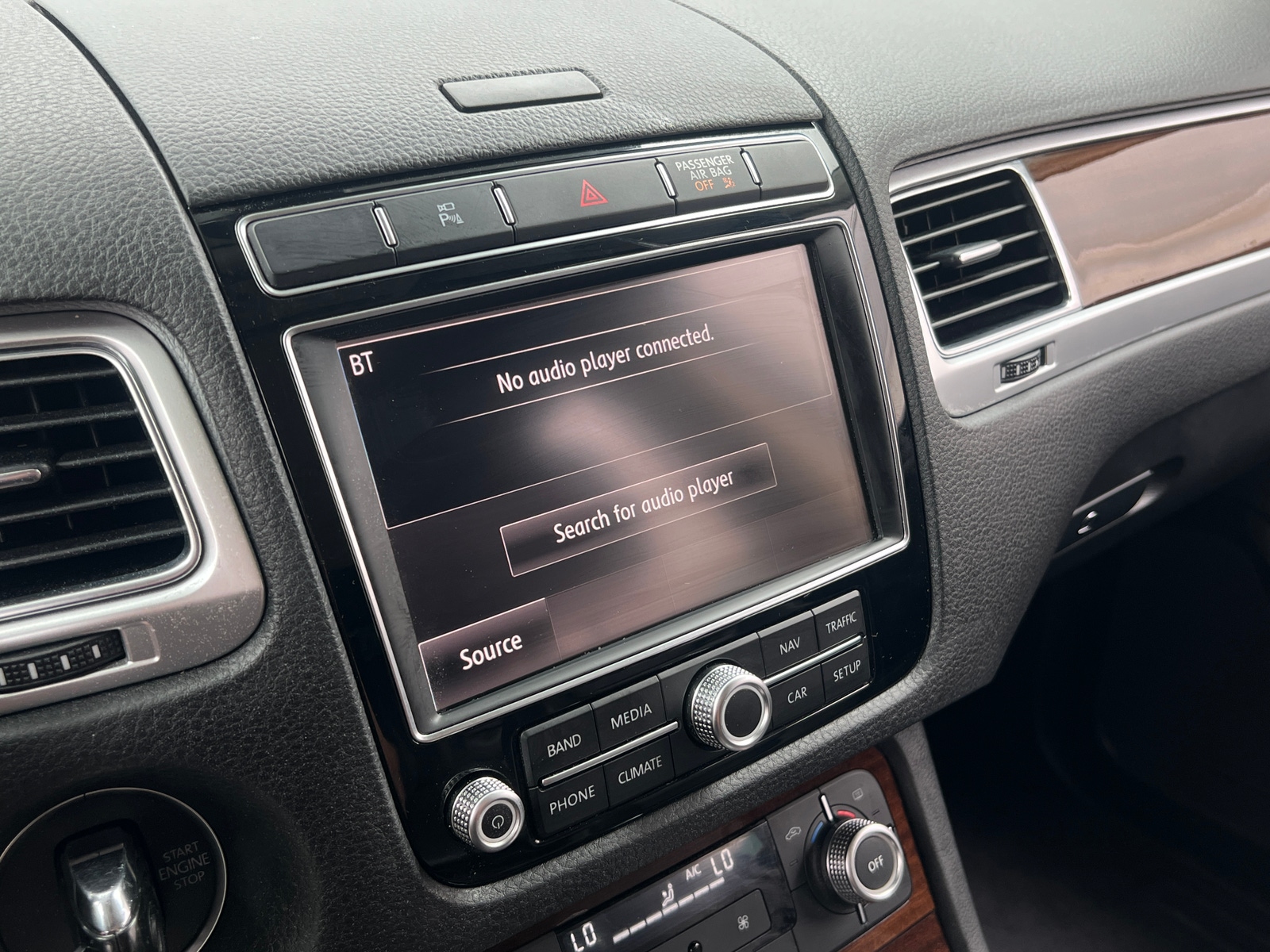 Thumbnail: 2015 Volkswagen Touareg - 3