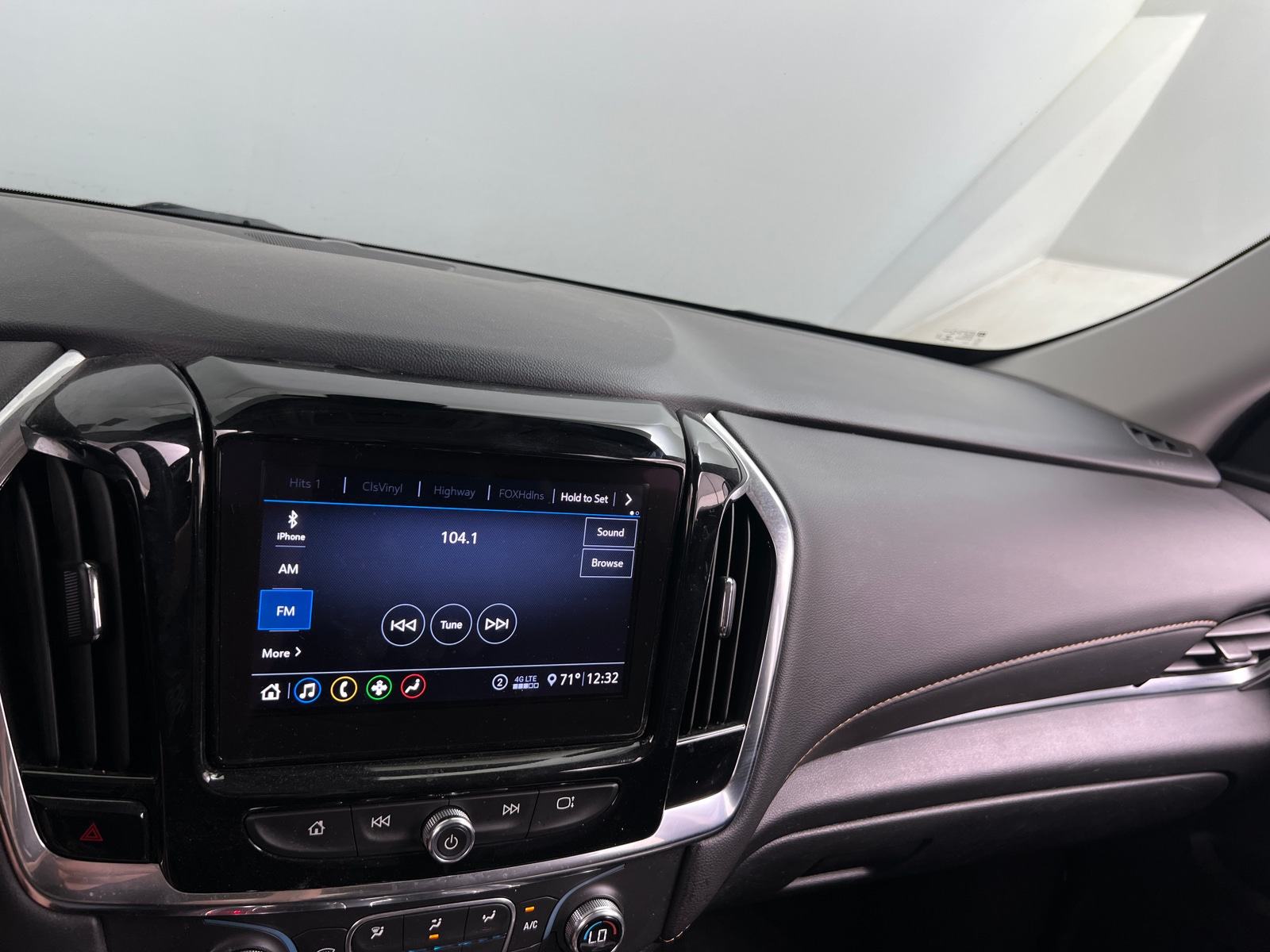 Thumbnail: 2020 Chevrolet Traverse - 4