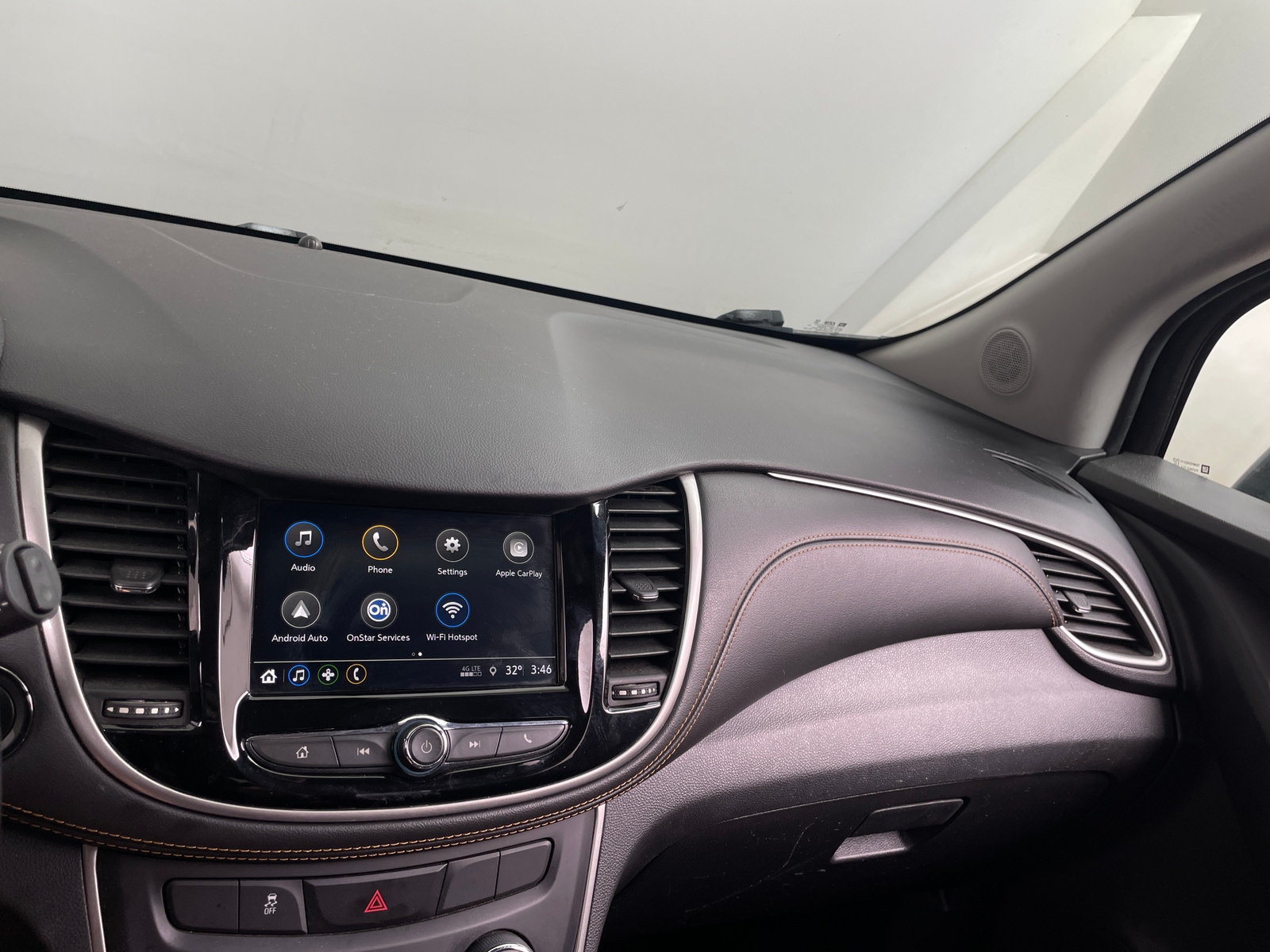 Thumbnail: 2018 Chevrolet Trax - 3
