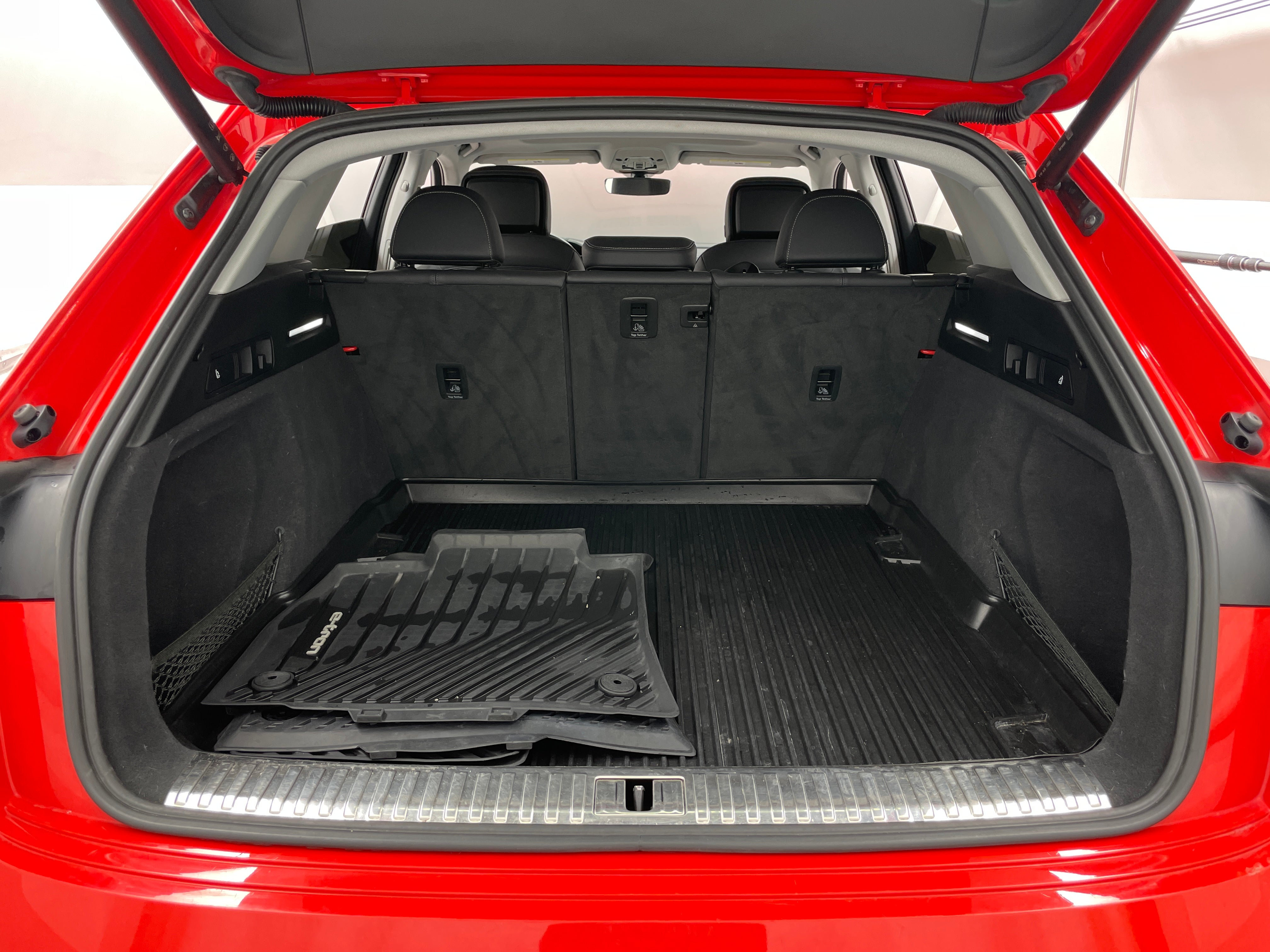 Used 2022 Audi e-tron Premium with VIN WA1AAAGE5NB011462 for sale in Auburn, WA