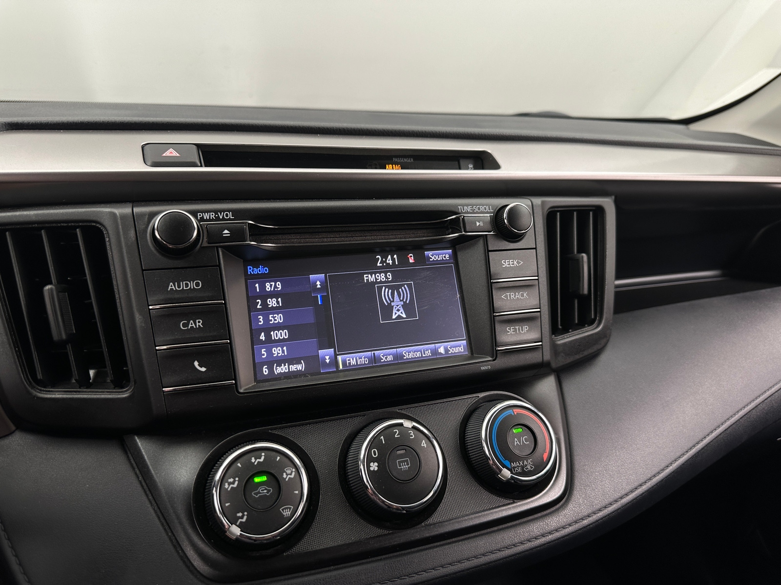 Thumbnail: 2016 Toyota RAV4 - 4