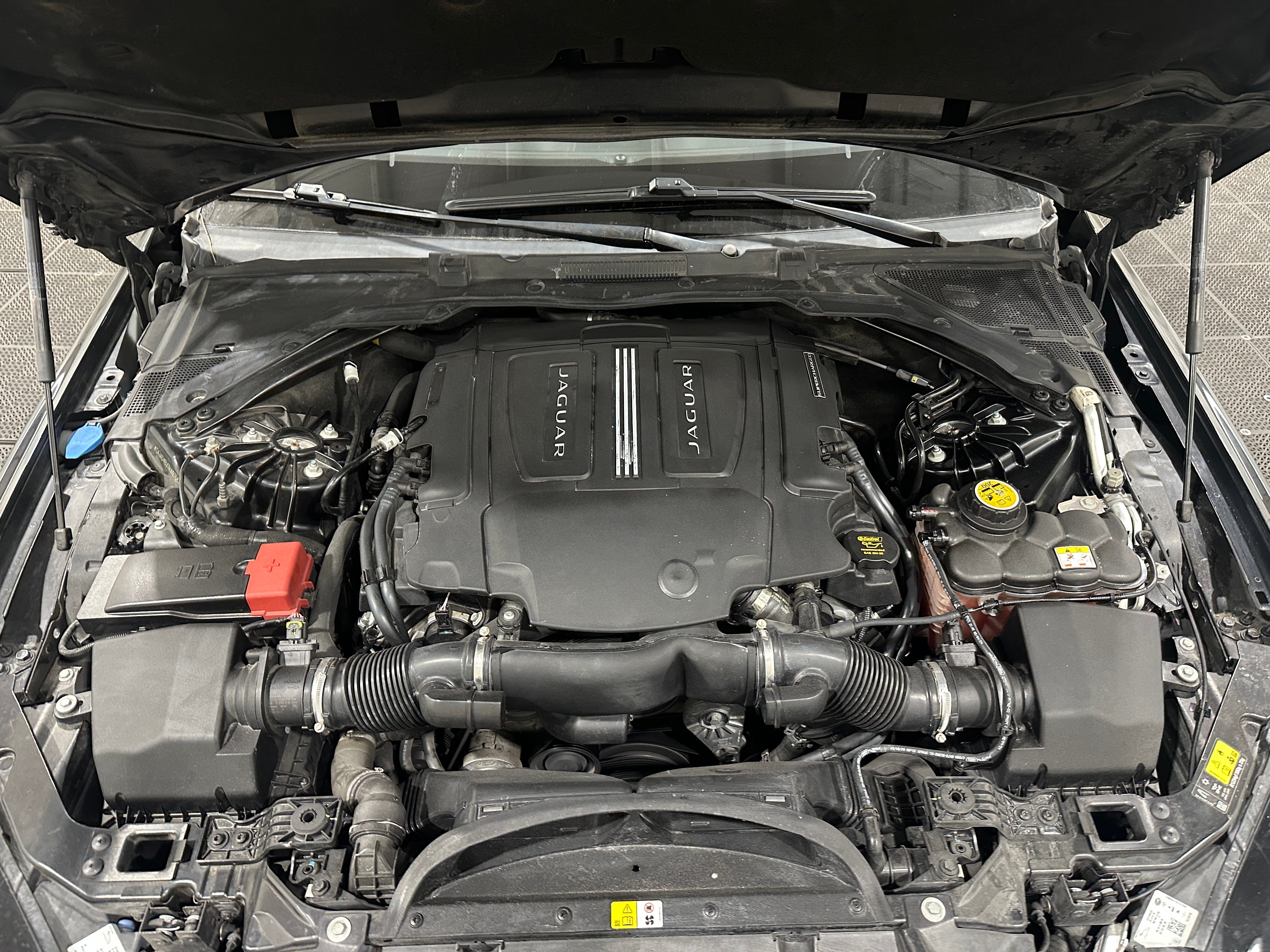 2017 Jaguar XE