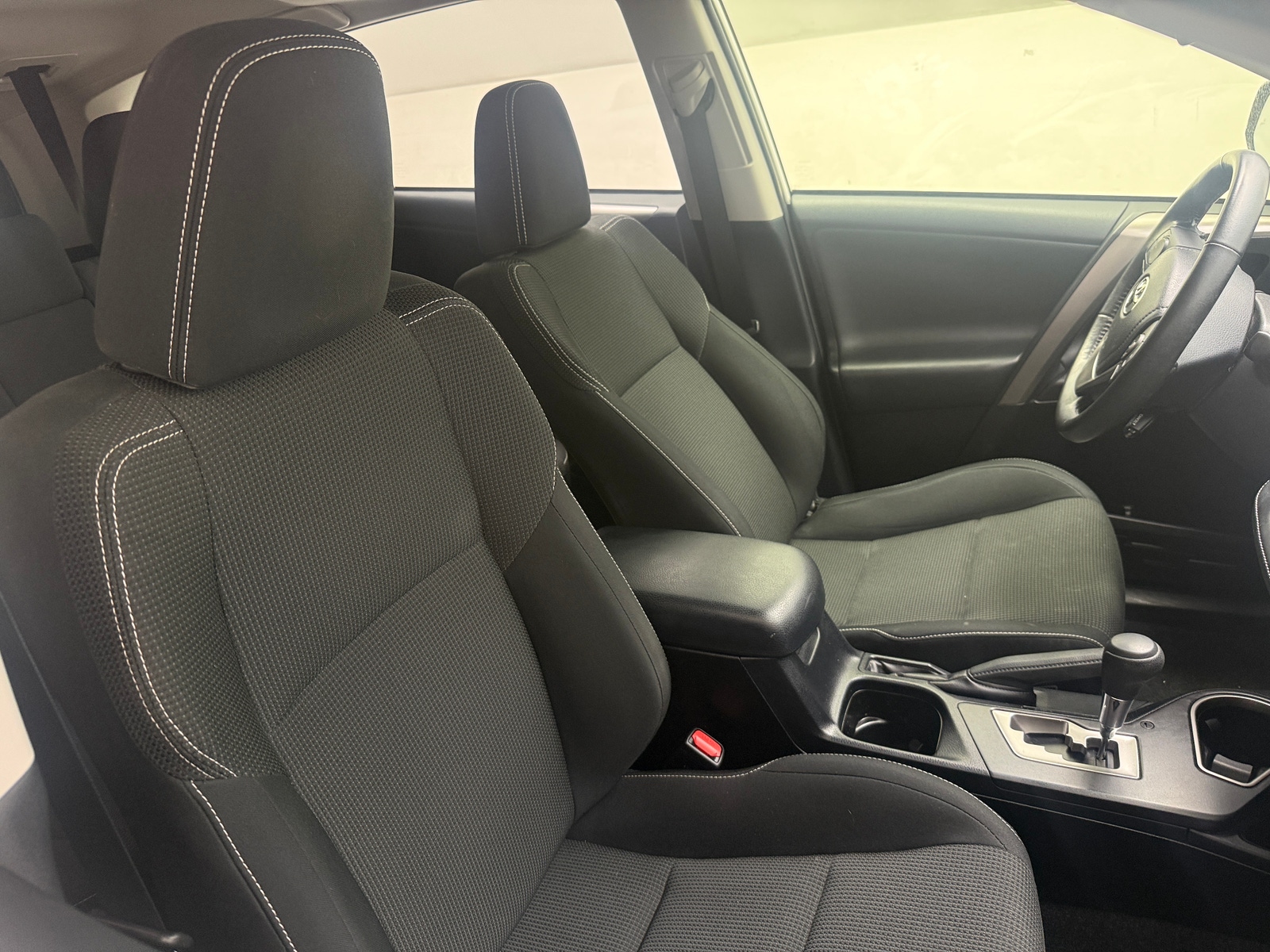 Thumbnail: 2018 Toyota RAV4 - 2