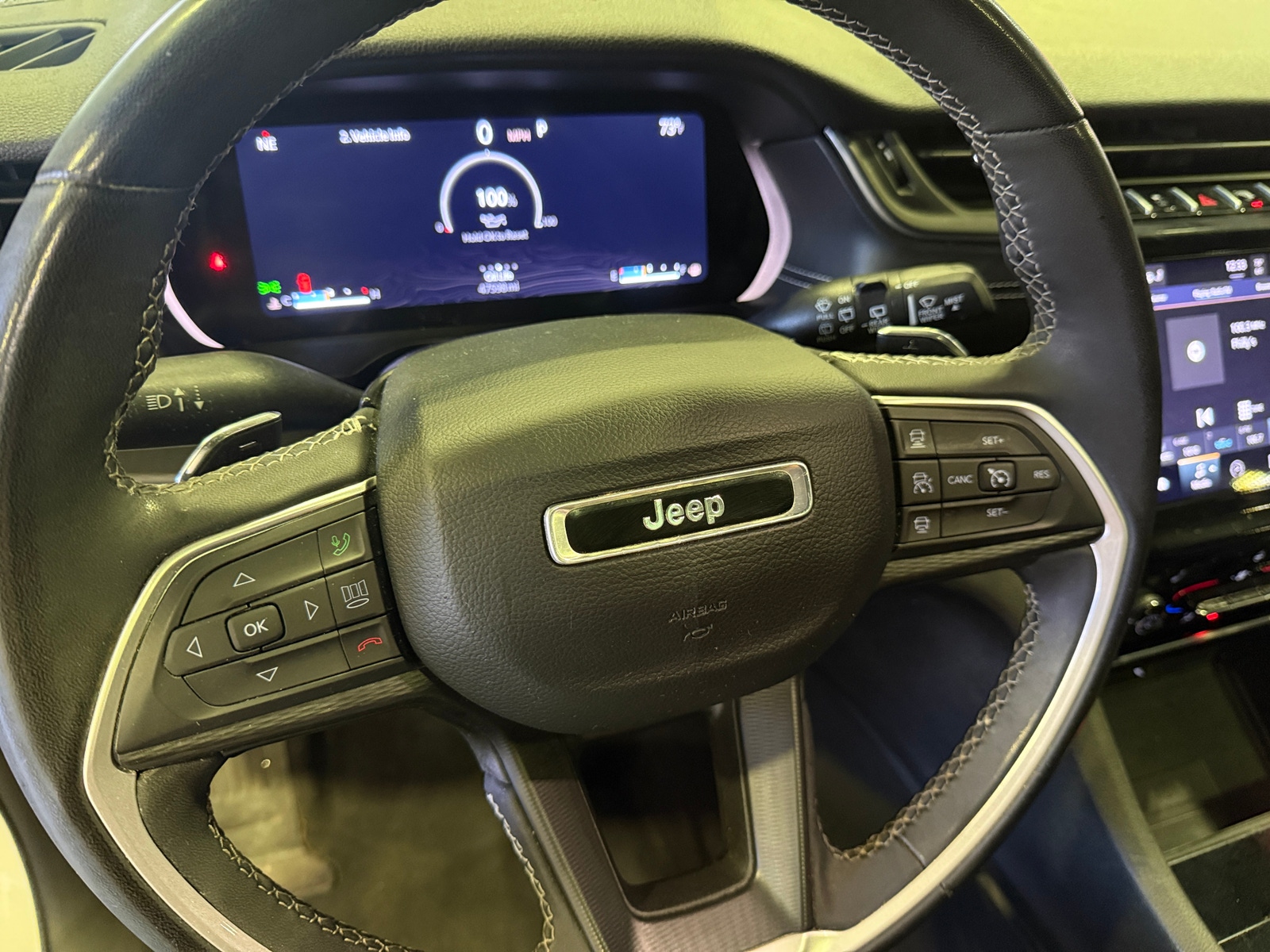 Thumbnail: 2023 Jeep Grand Cherokee L - 4