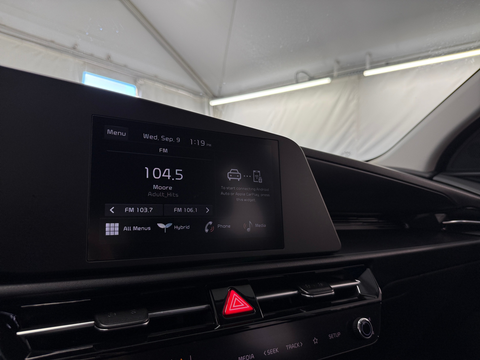 Thumbnail: 2026 Kia Niro - 4