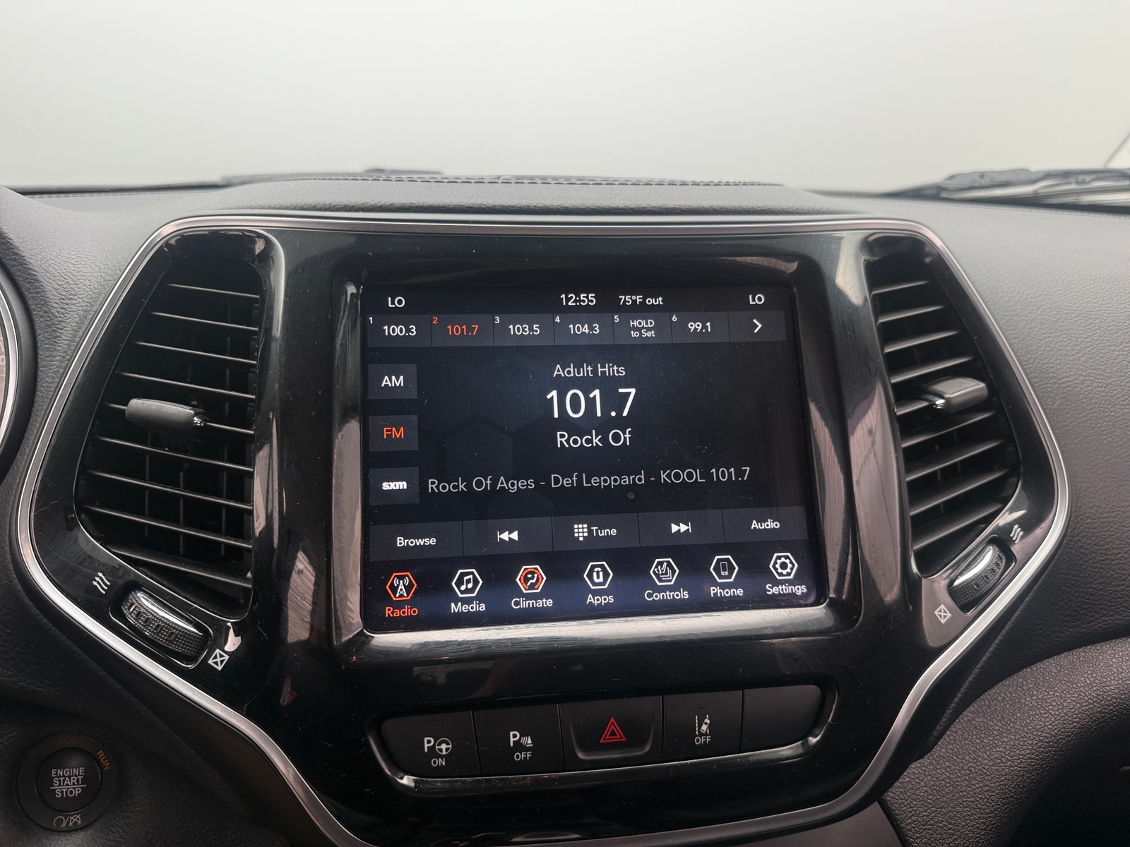Thumbnail: 2021 Jeep Cherokee - 3