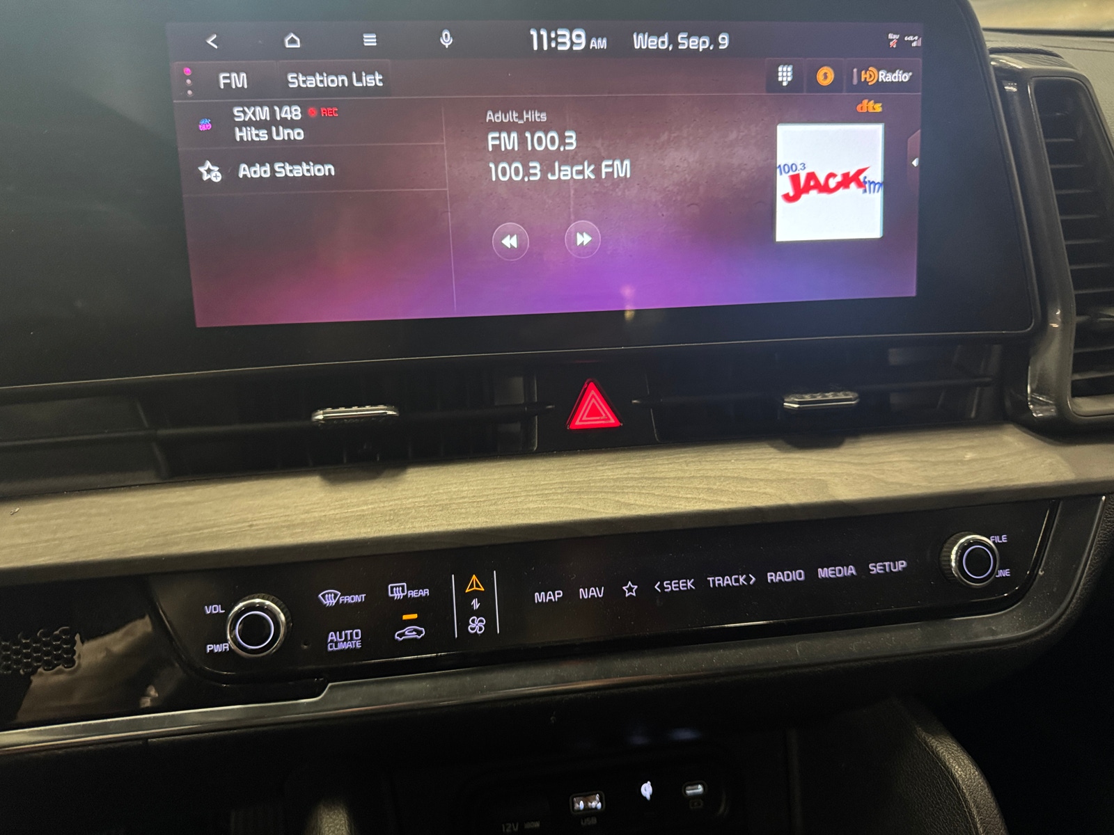 Thumbnail: 2023 Kia Sportage - 3