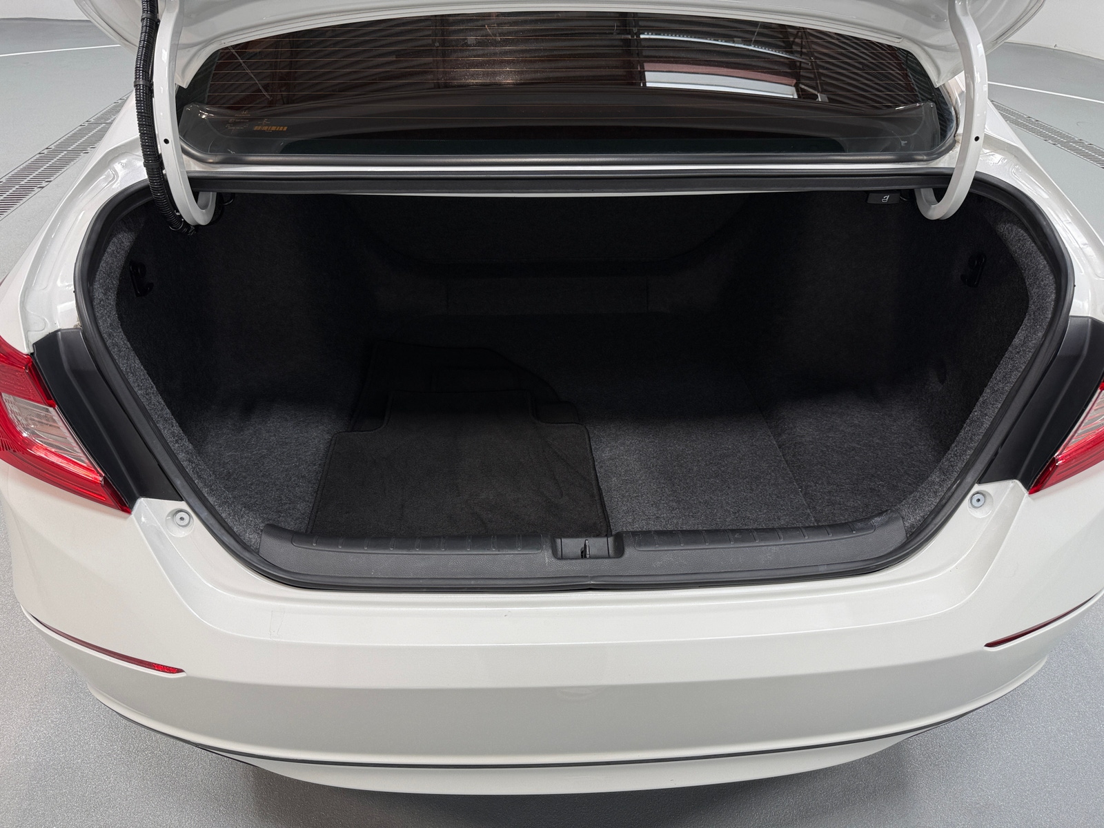 Thumbnail: 2019 Honda Accord - 7