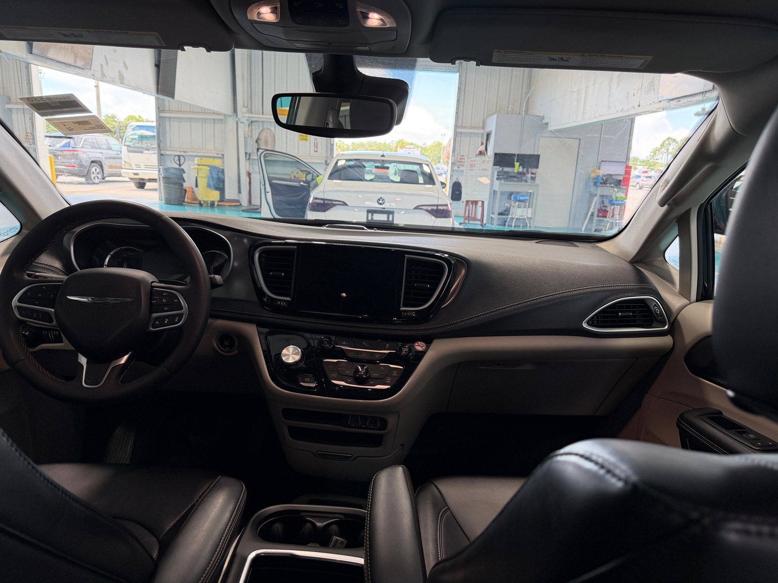 Thumbnail: 2024 Chrysler Pacifica - 2