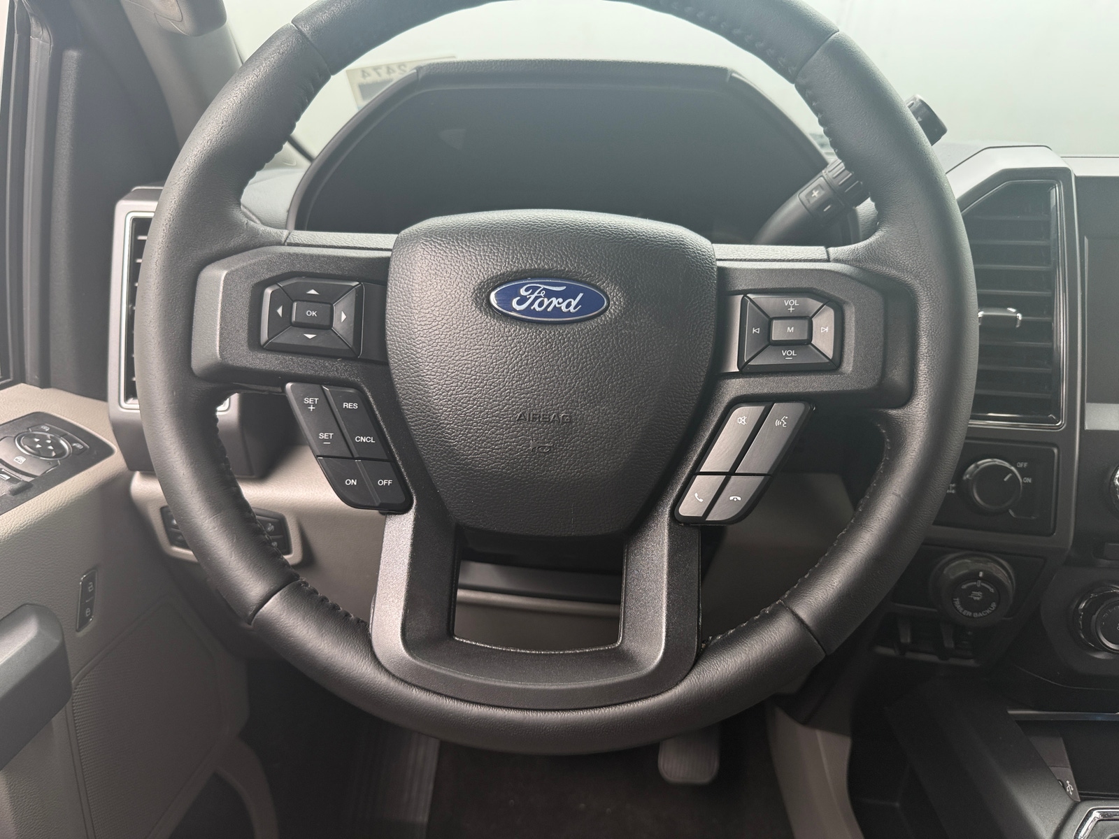 Thumbnail: 2018 Ford Econoline - 5