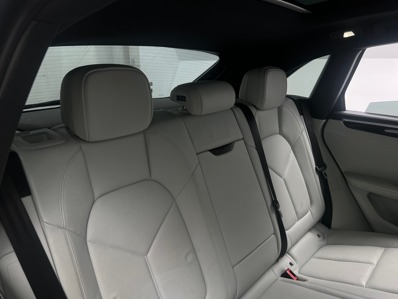 Thumbnail: 2023 Porsche Macan - 6