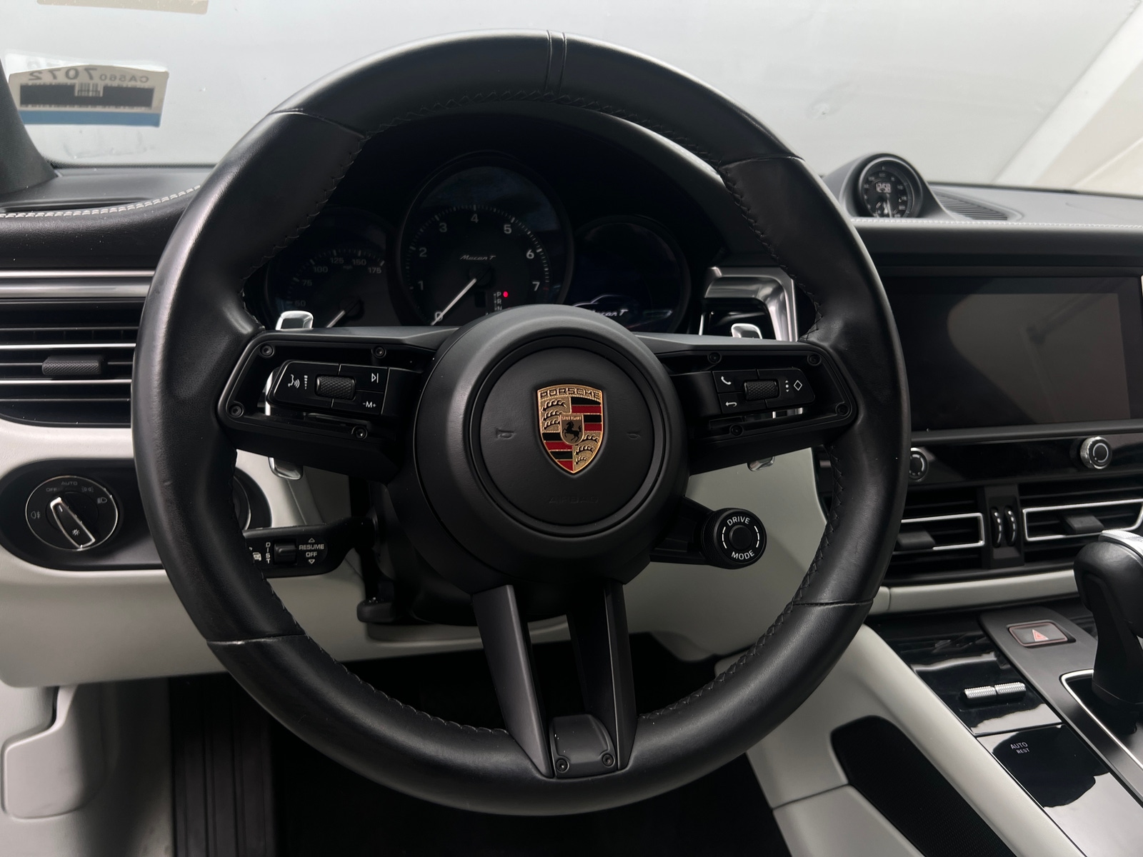 Thumbnail: 2023 Porsche Macan - 5
