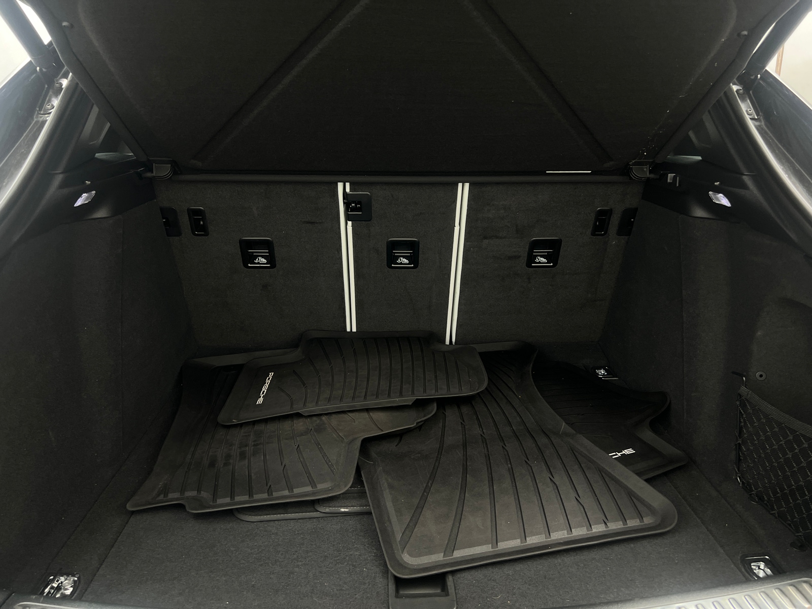Thumbnail: 2023 Porsche Macan - 7