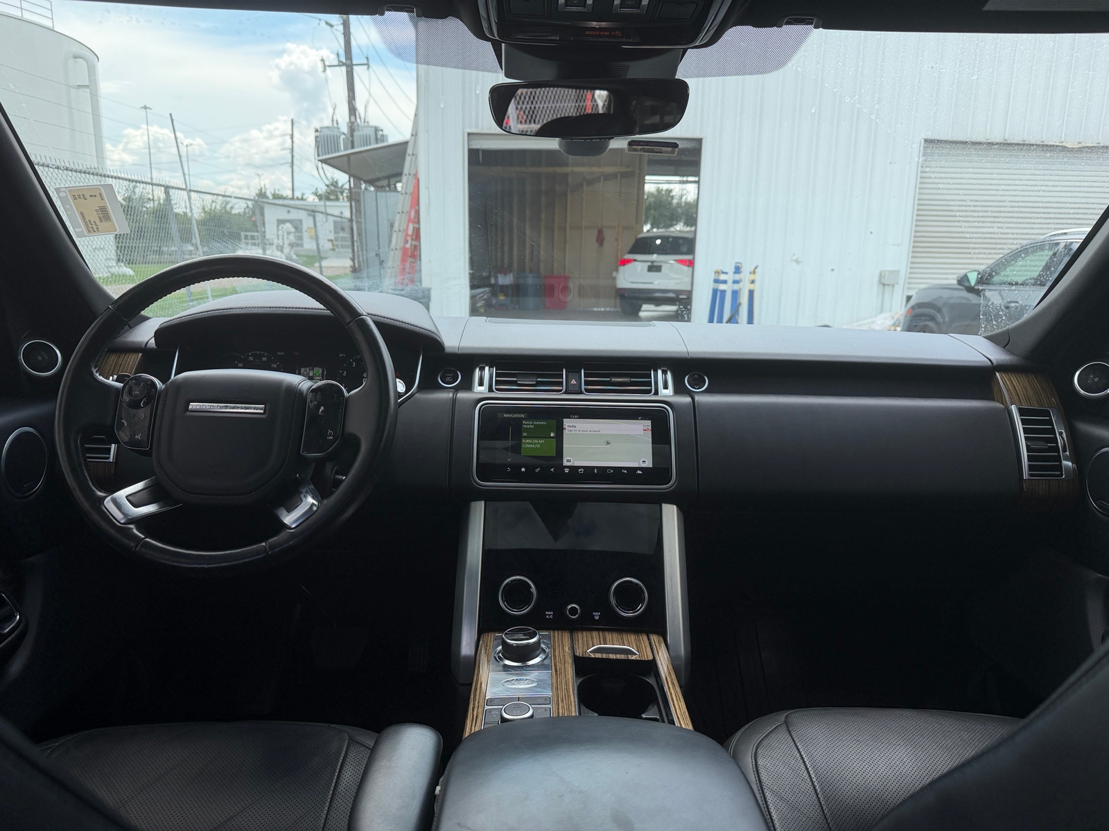 Thumbnail: 2018 Land Rover Range Rover - 2