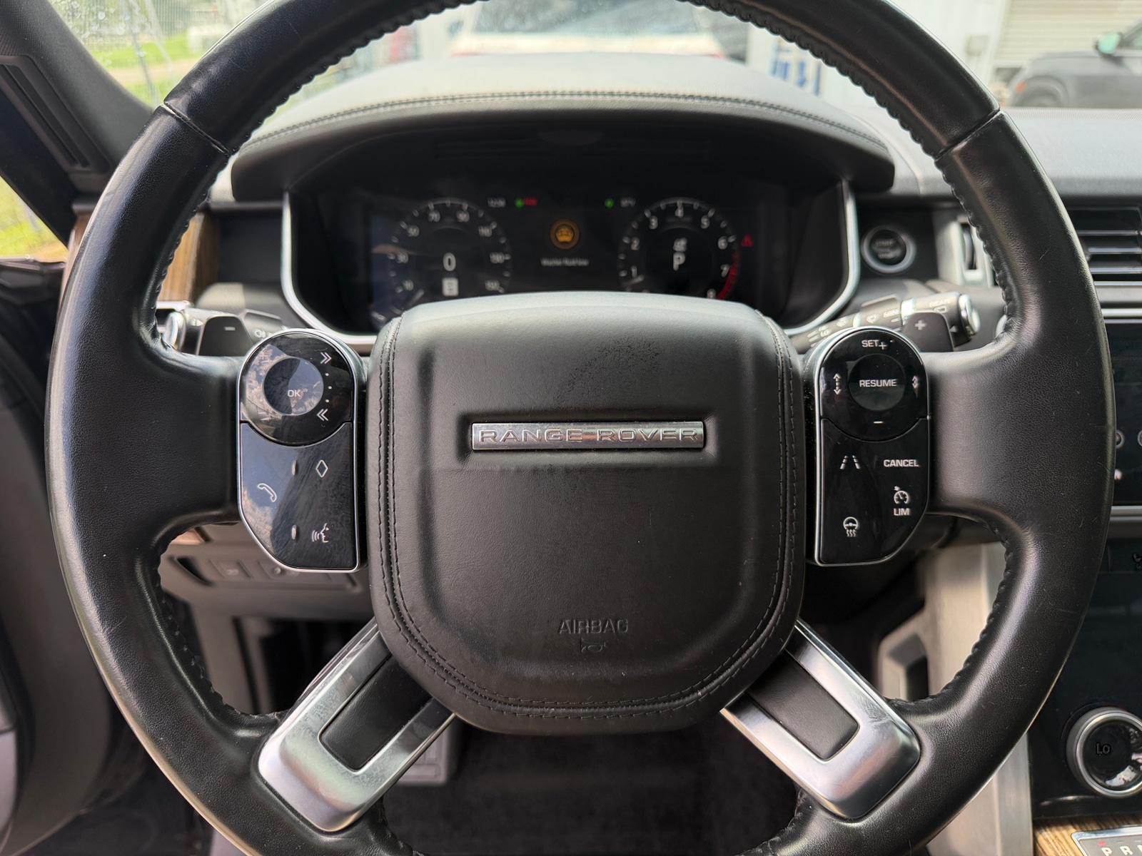 Thumbnail: 2018 Land Rover Range Rover - 4