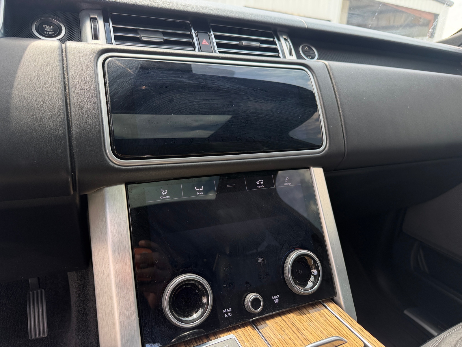 Thumbnail: 2018 Land Rover Range Rover - 3
