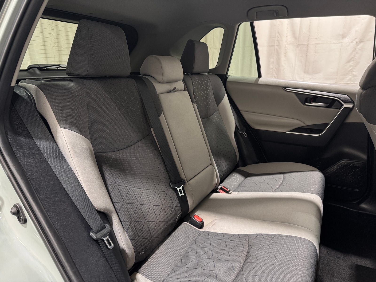 Thumbnail: 2021 Toyota RAV4 - 6