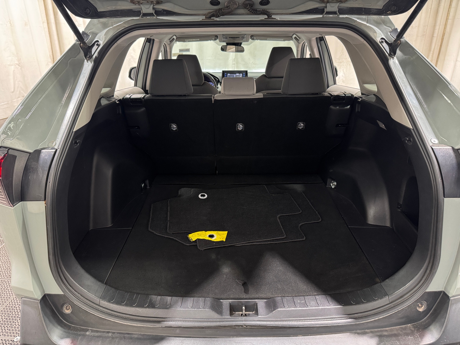 Thumbnail: 2021 Toyota RAV4 - 7