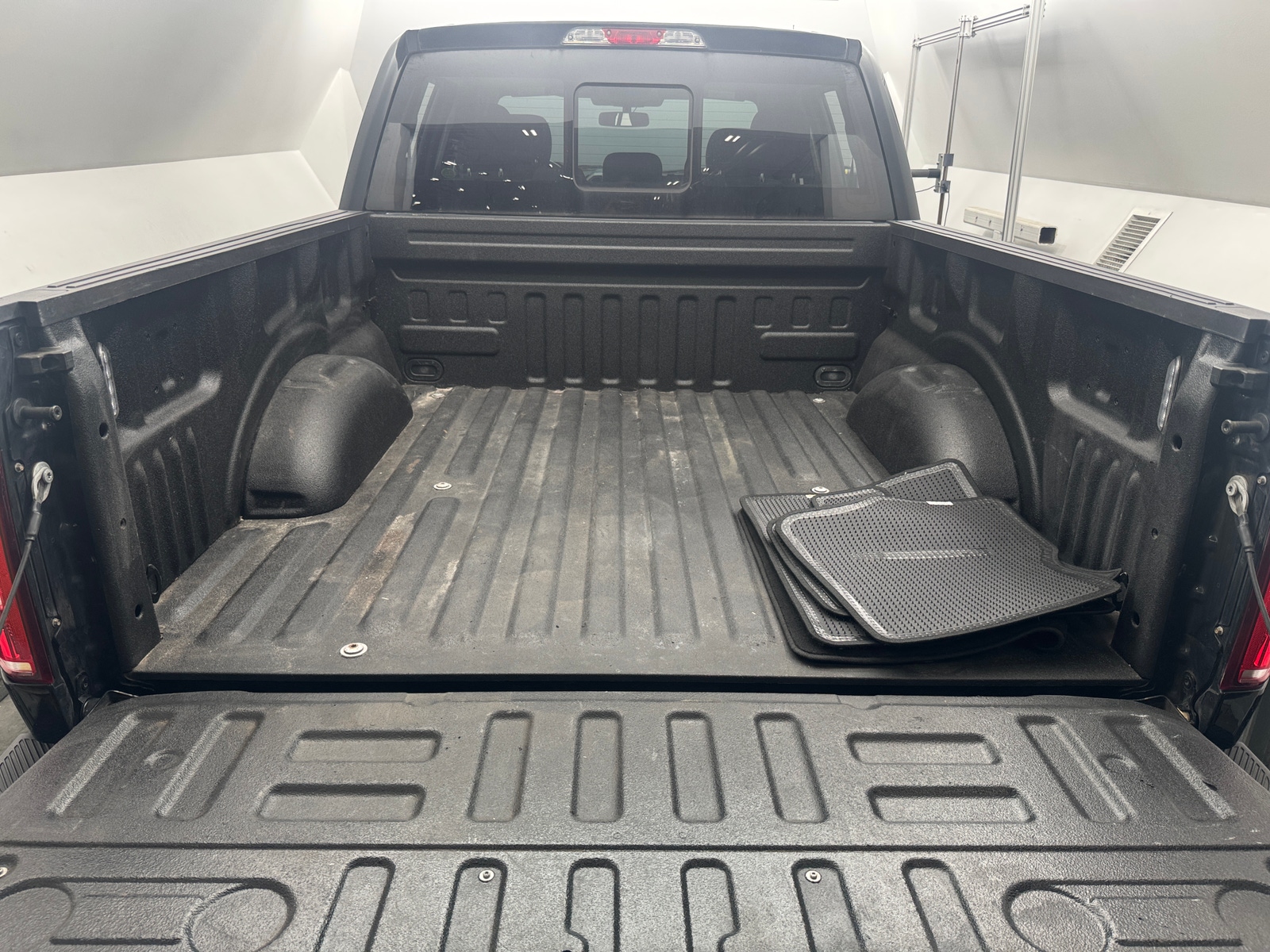 Thumbnail: 2019 Ford Econoline - 7