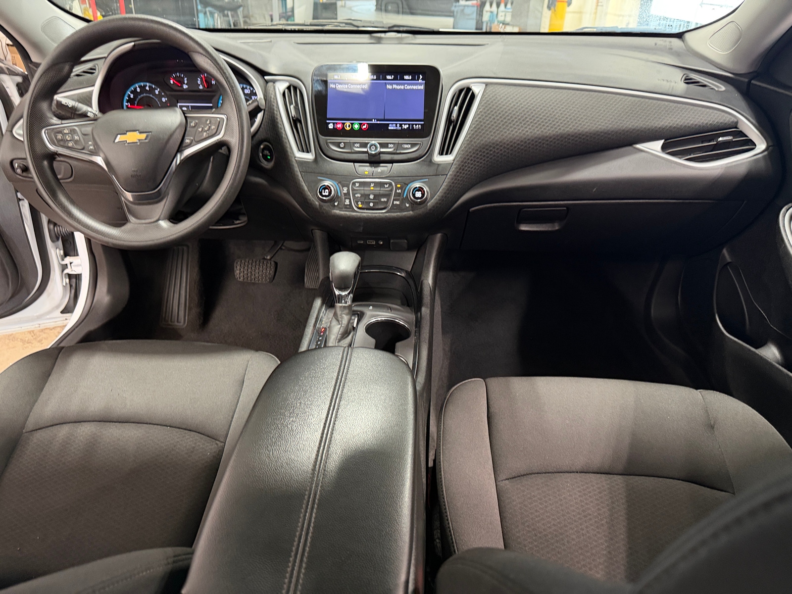 Thumbnail: 2023 Chevrolet Malibu - 3