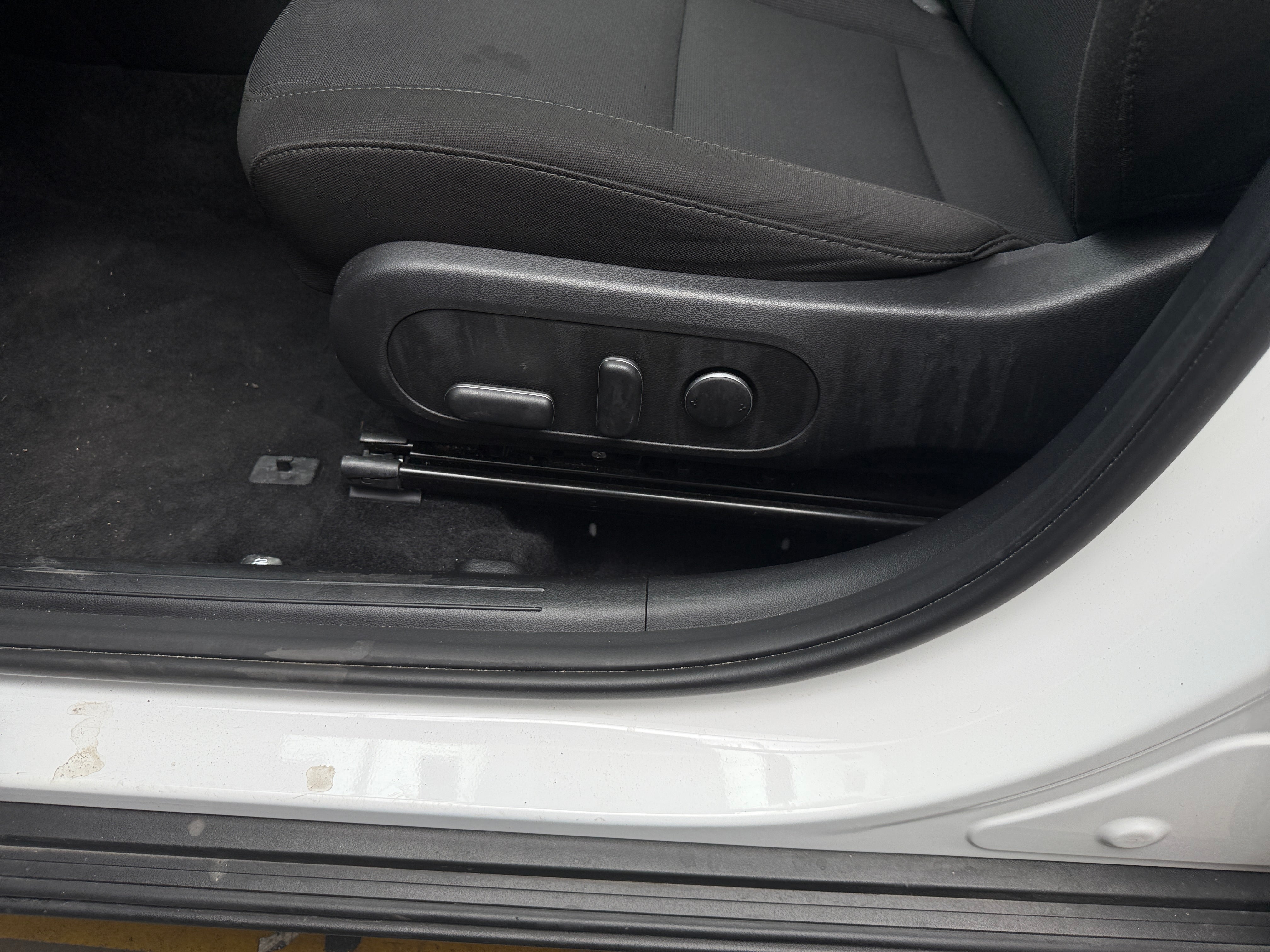 2025 Hyundai Kona SEL - Photo 3