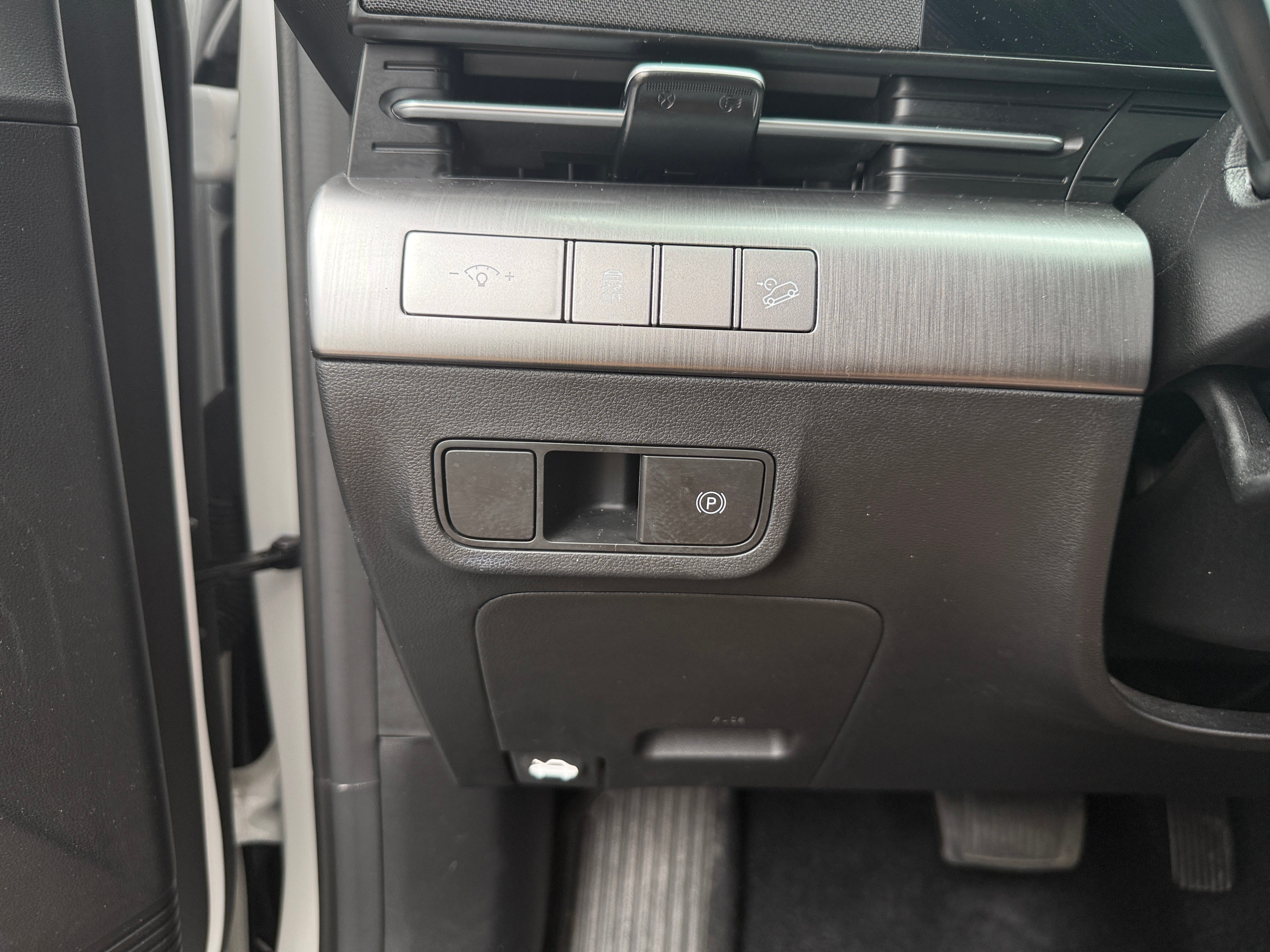 2025 Hyundai Kona SEL - Photo 4